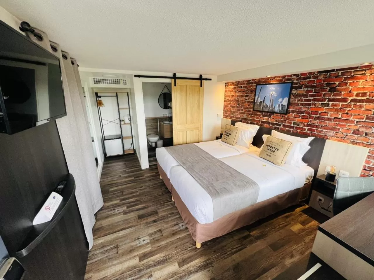 Bed in Kyriad Lisieux