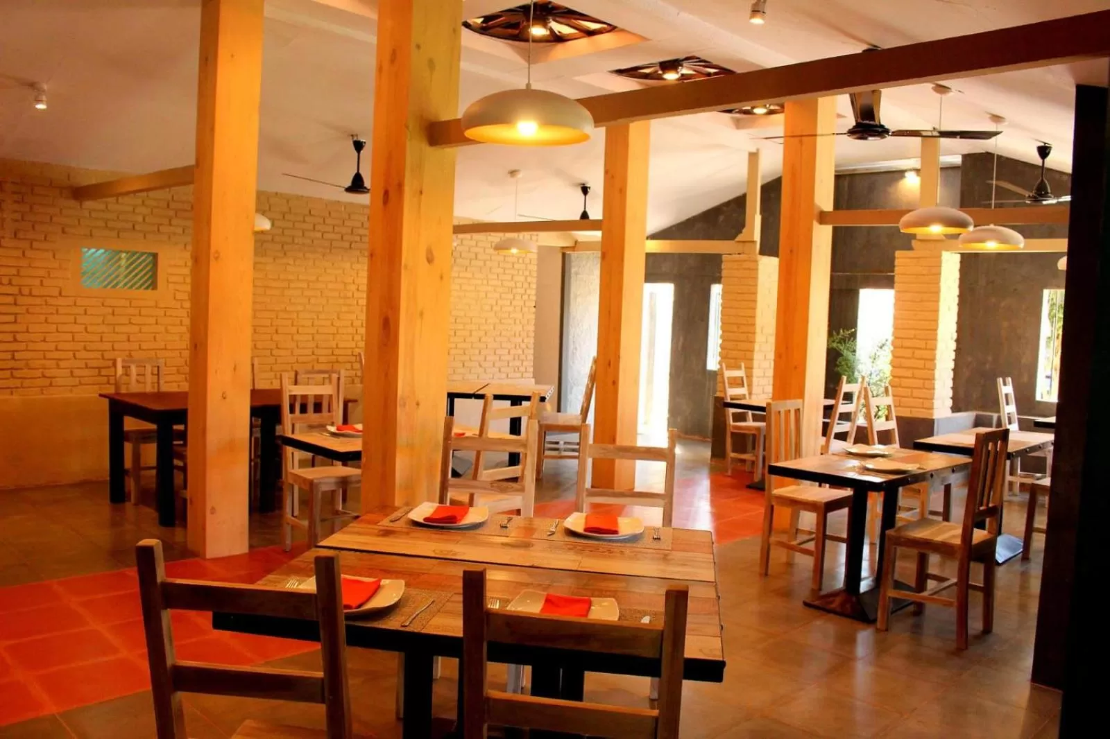 Restaurant/places to eat in Morning Star Resorts