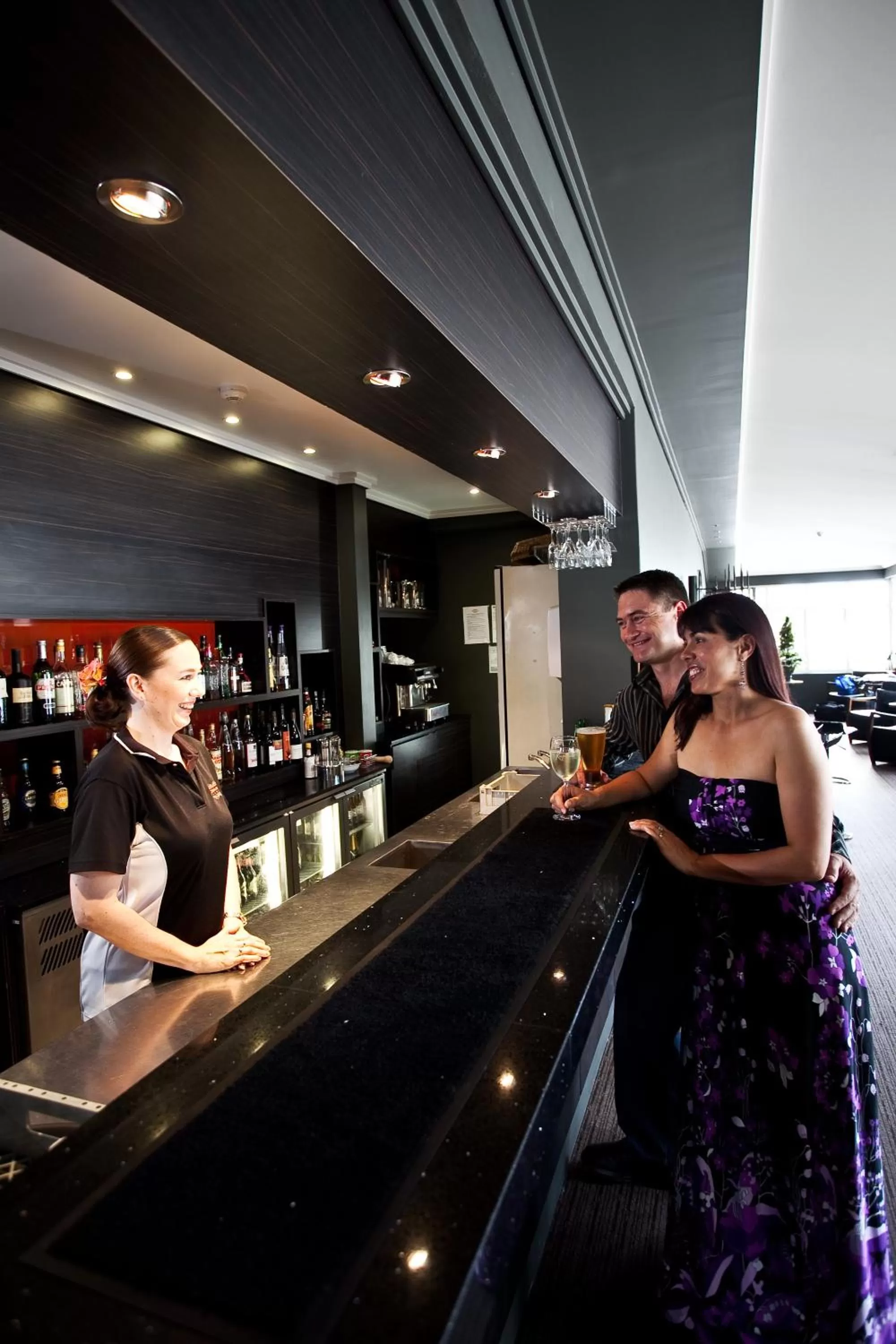 Lounge or bar in Coachmans Inn Warwick