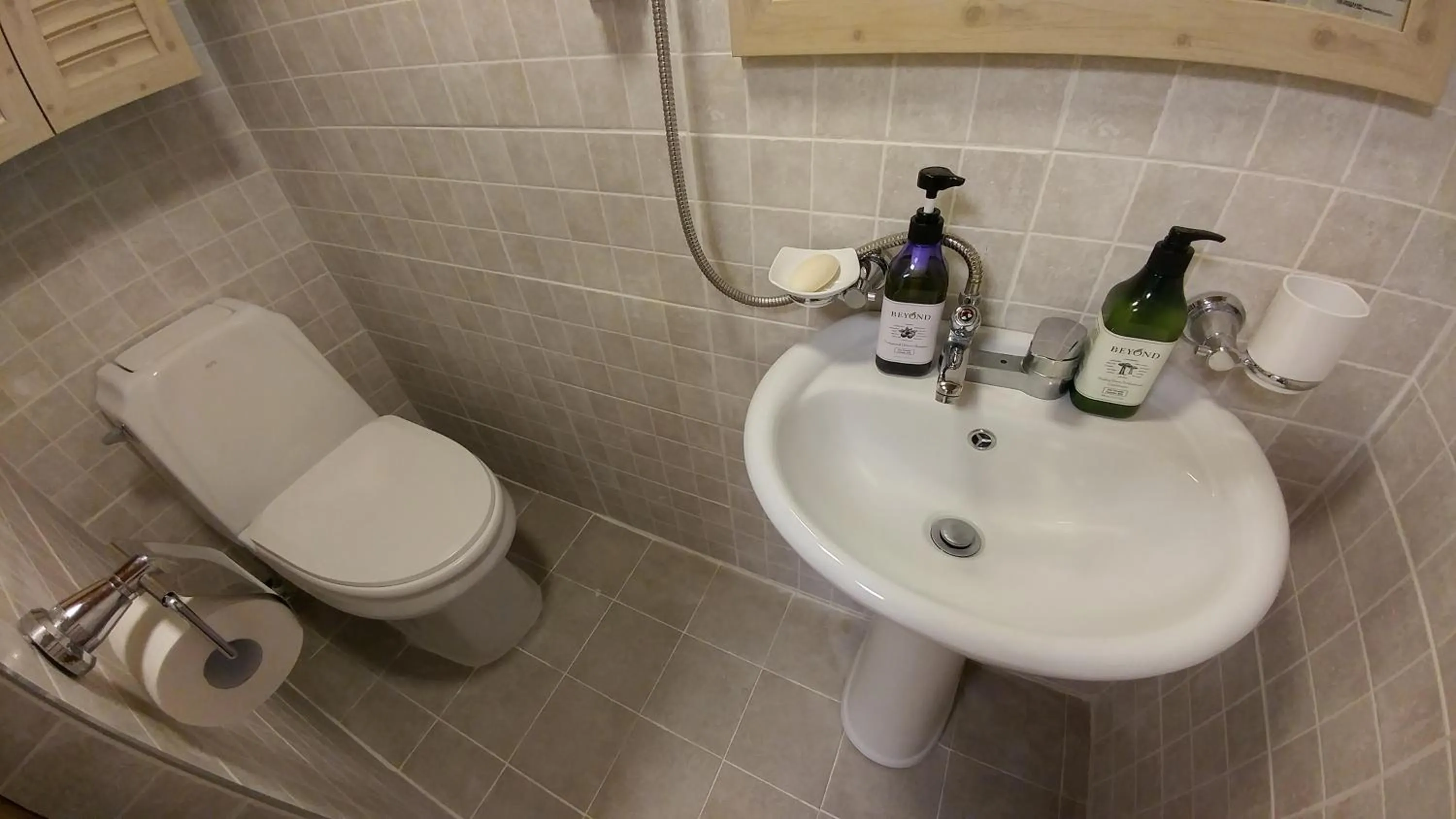 Photo of the whole room in Bukchon Sosunjae Guesthouse