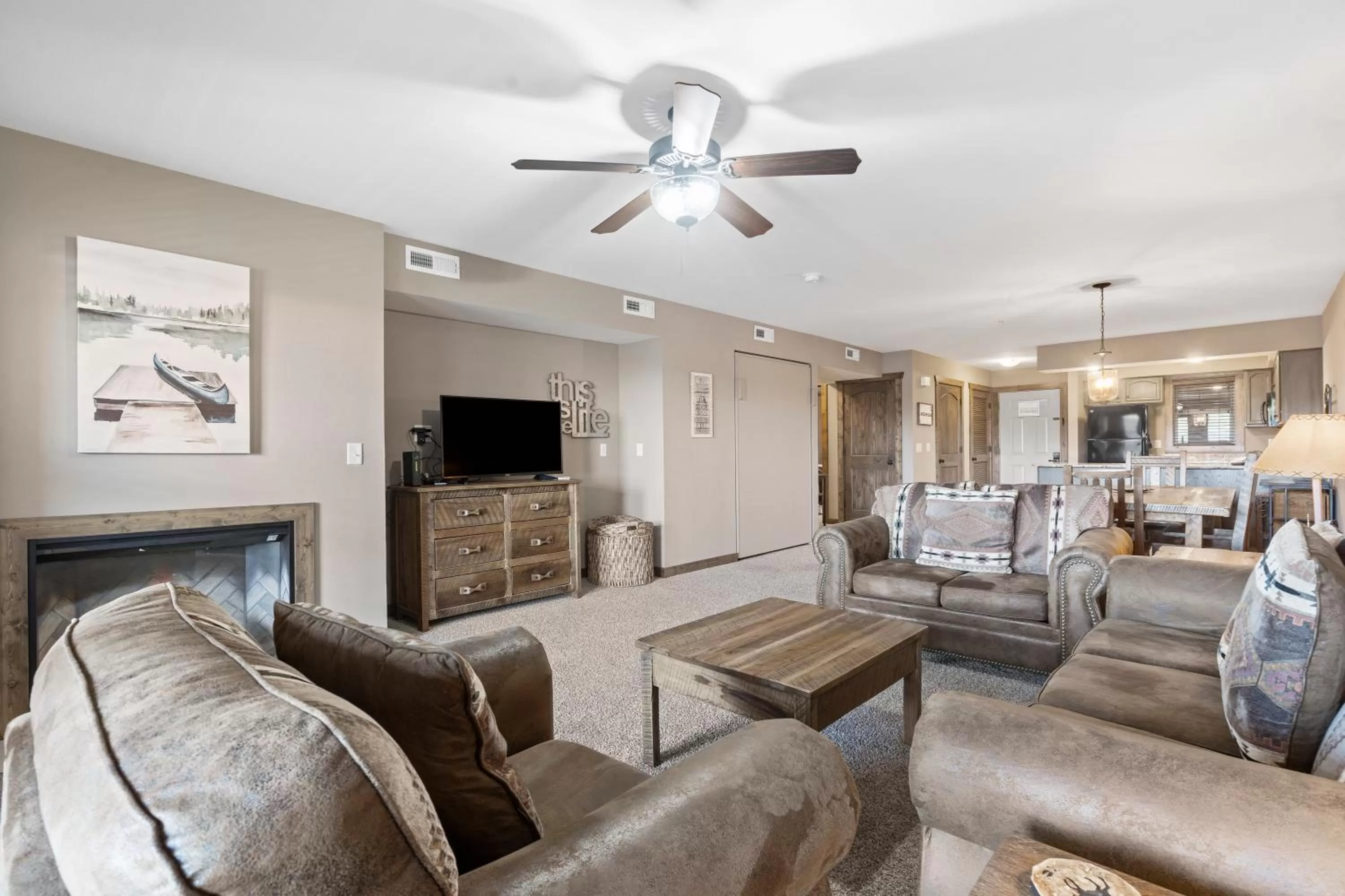 Living room in Table Rock Resorts at Indian Point