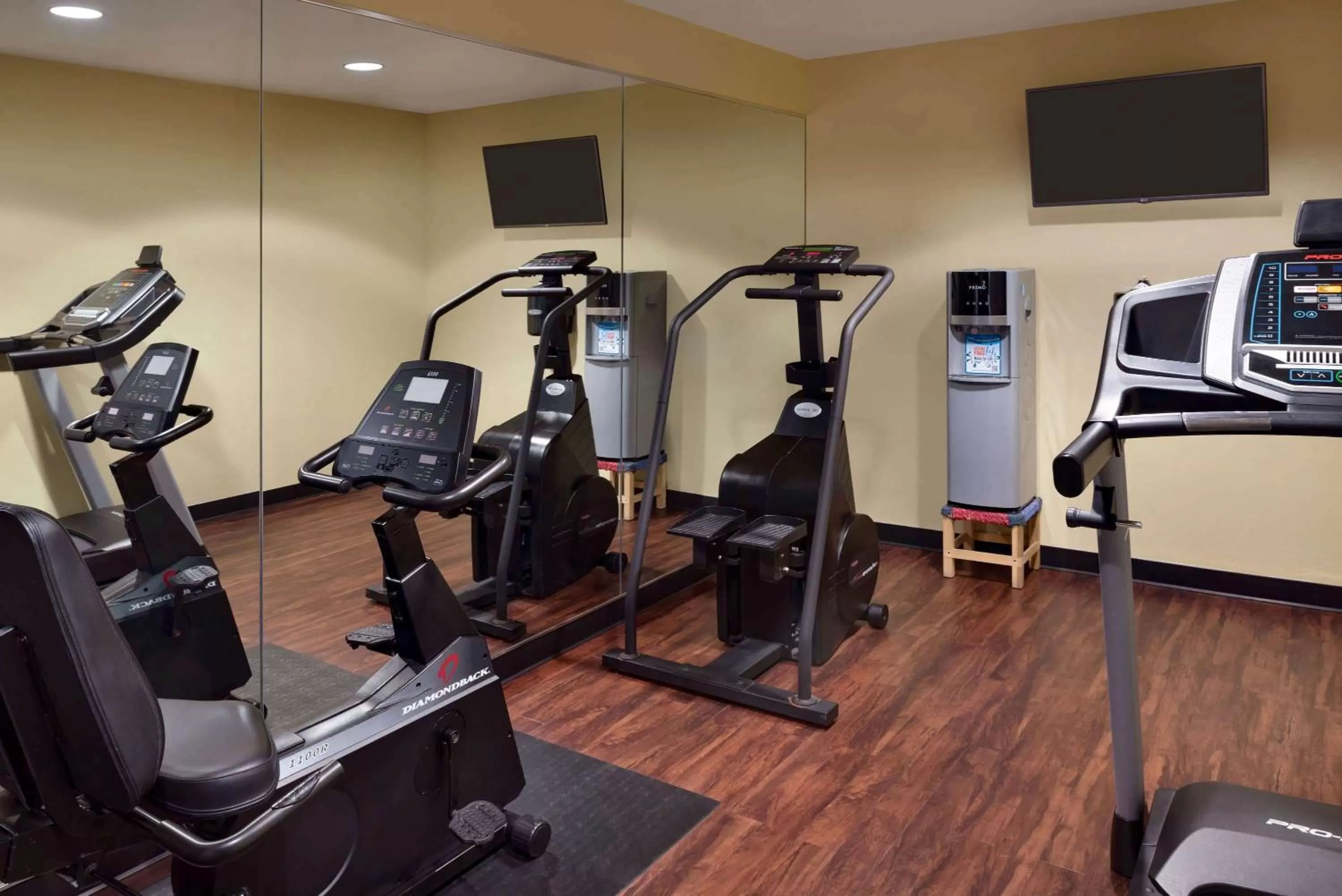 Fitness centre/facilities in Hawthorn Extended Stay by Wyndham Milwaukee Airport