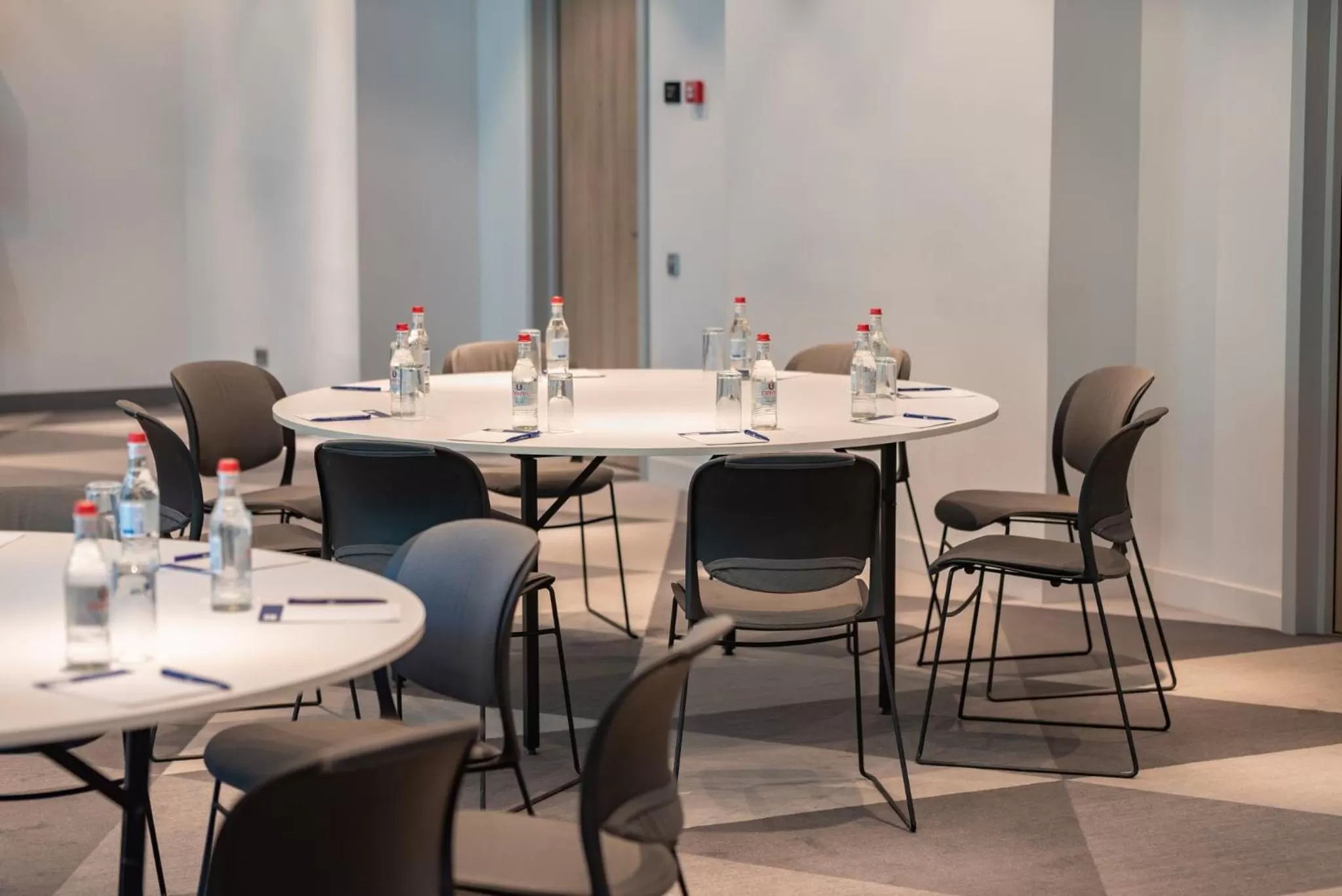 Meeting/conference room in Holiday Inn Express - Yerevan by IHG