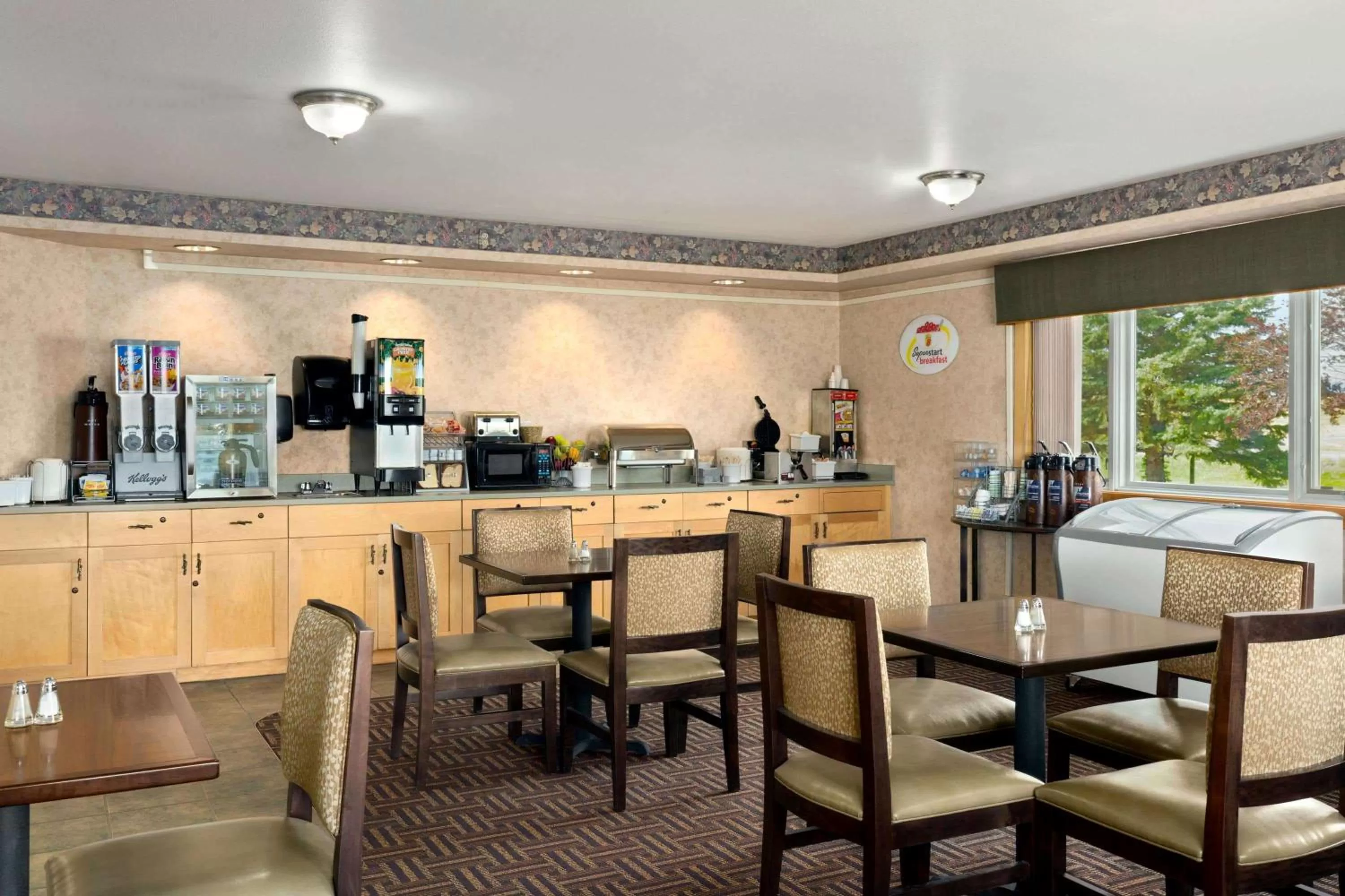 Restaurant/Places to Eat in Super 8 by Wyndham Big Timber