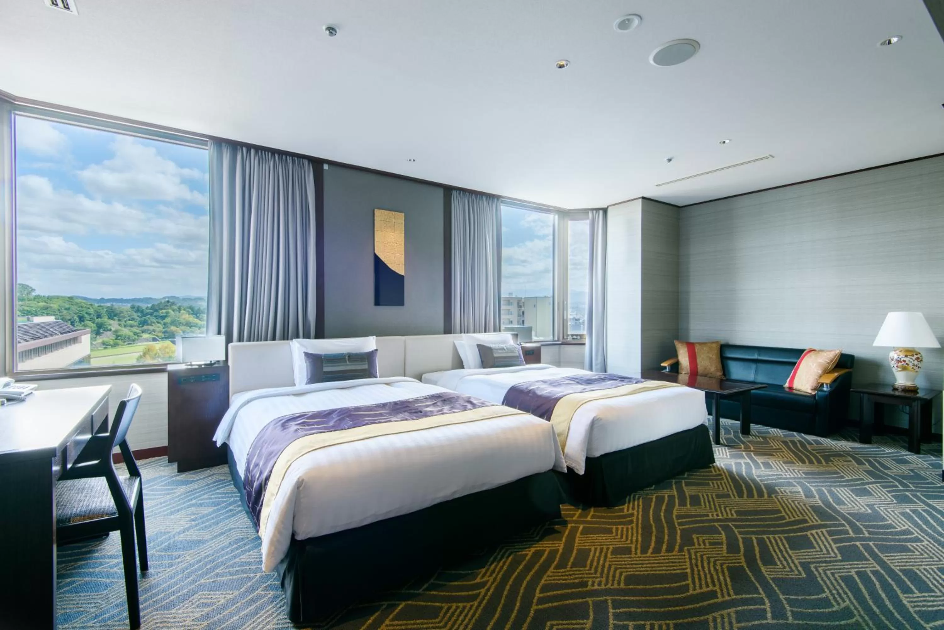 Photo of the whole room, Bed in Kanazawa Tokyu Hotel