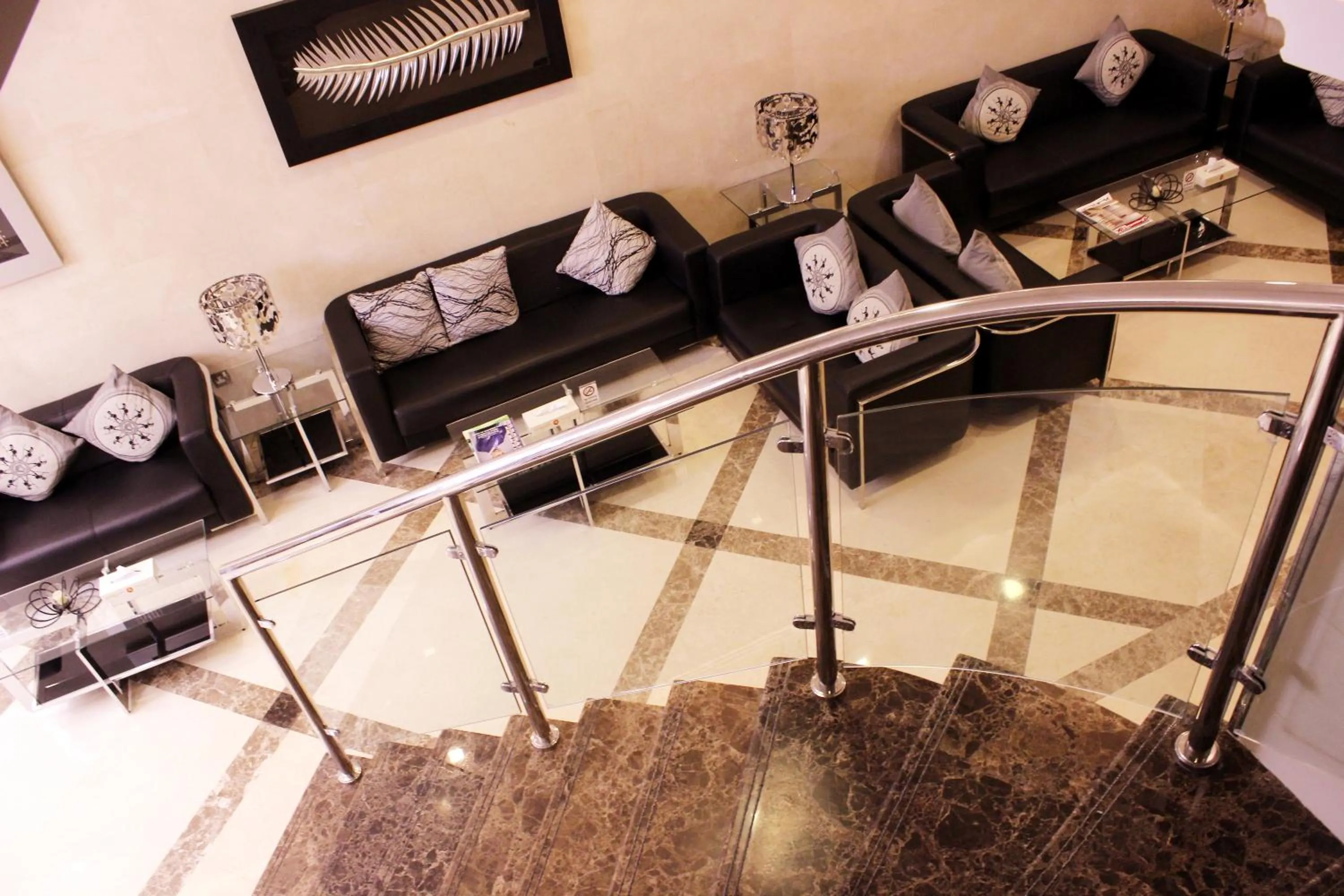 Lobby or reception in Montreal Naif Hotel