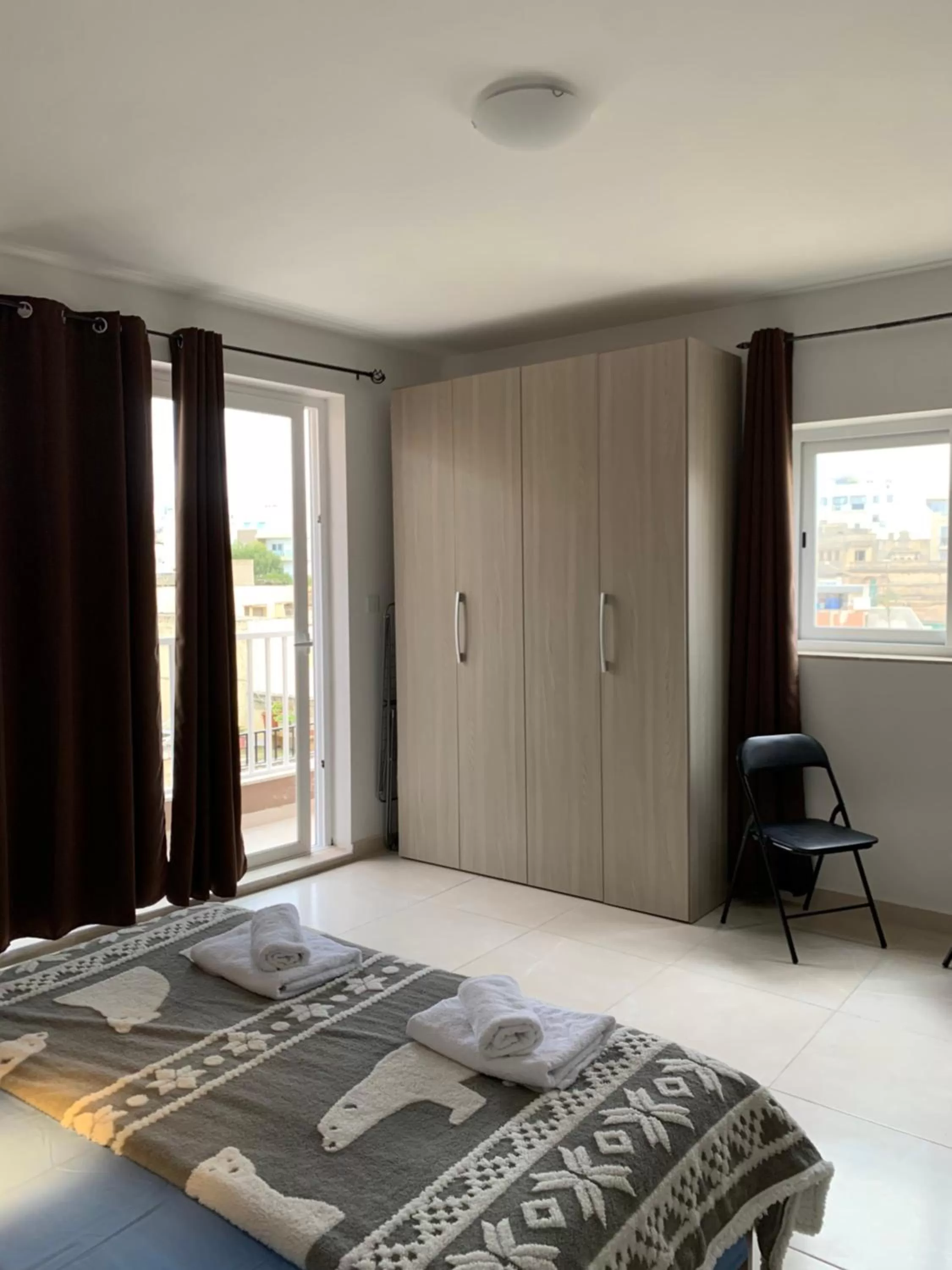 Bedroom, Bed in Mon-Chery