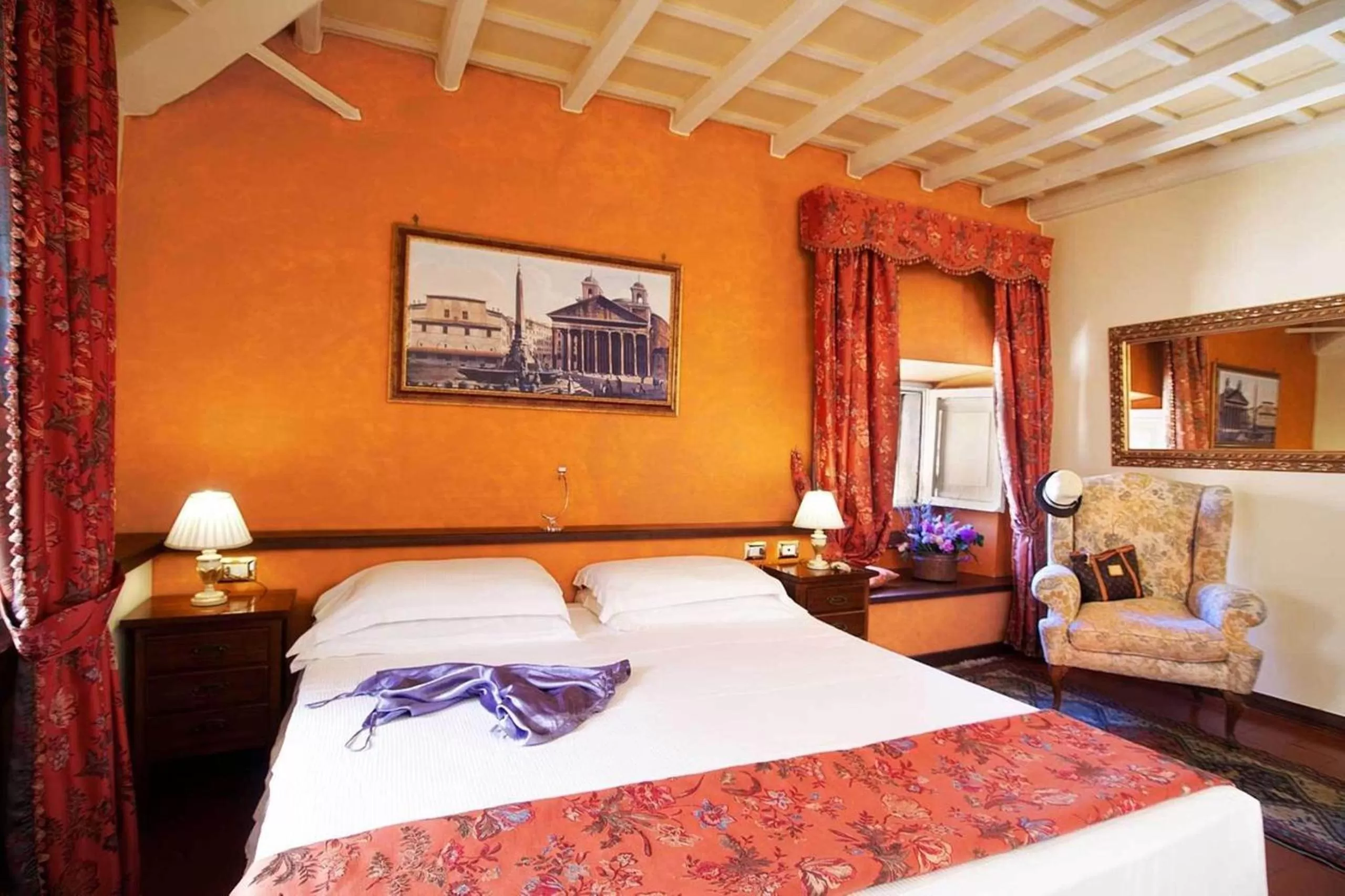 Bedroom, Bed in Pantheon Inn