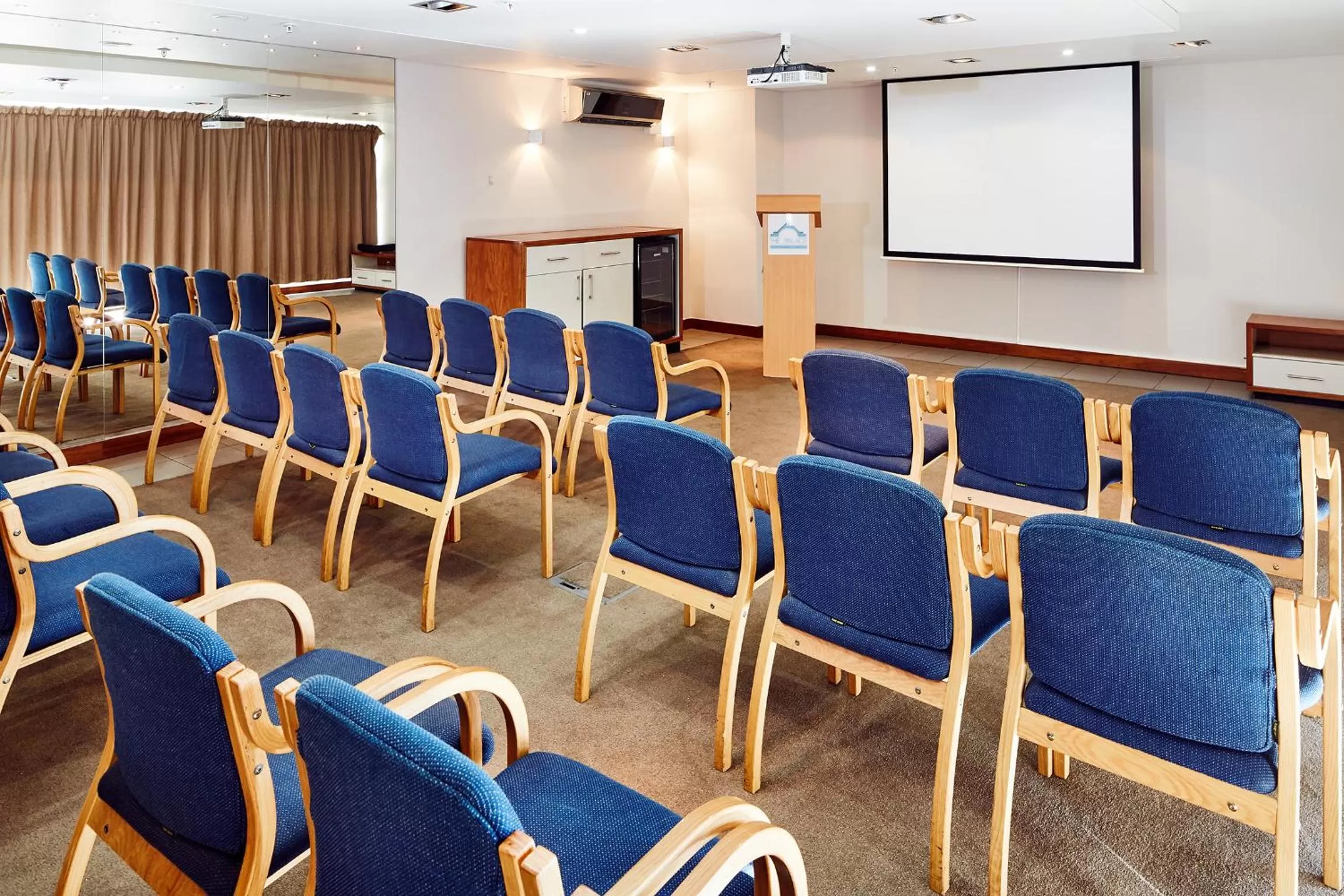 Business facilities in First Group The Palace All-Suite