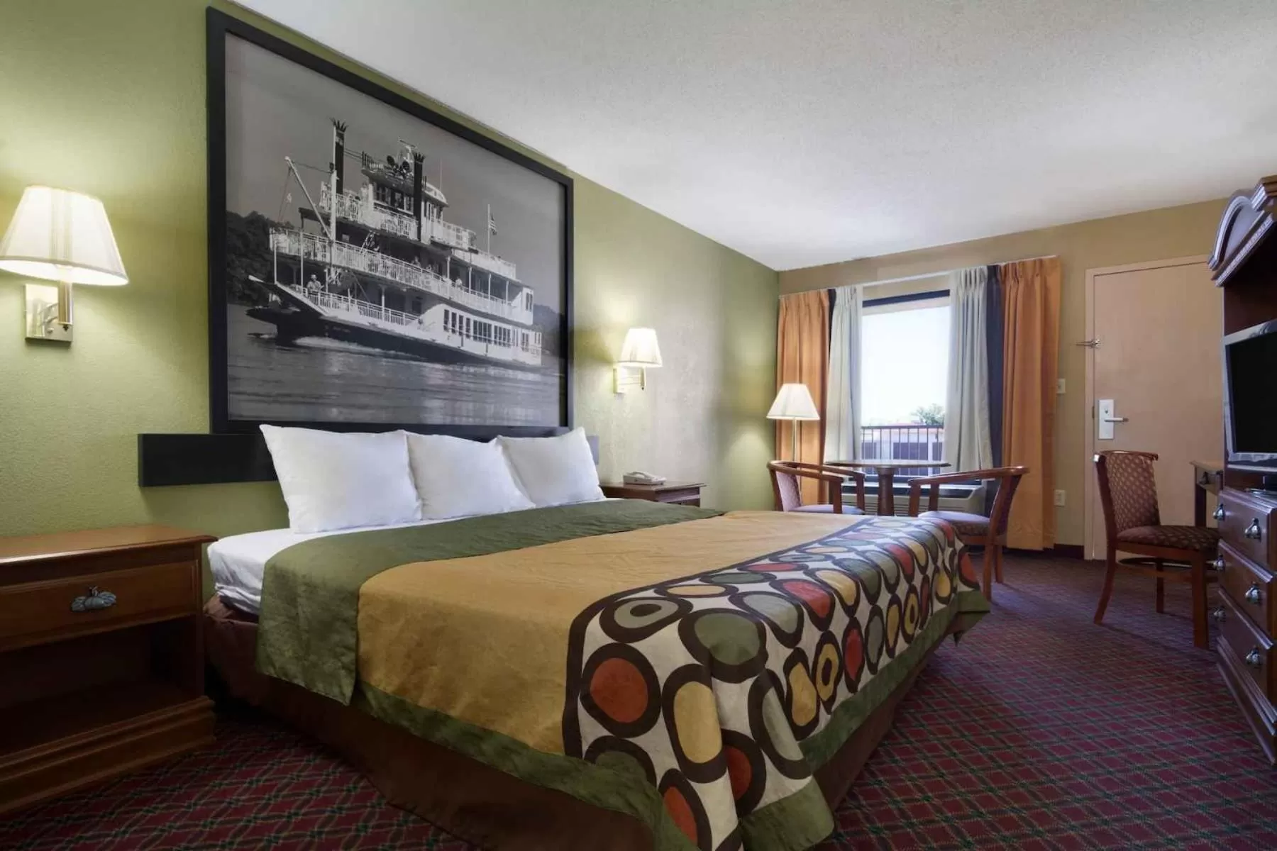 Photo of the whole room, Bed in Super 8 by Wyndham Hattiesburg North - University Area