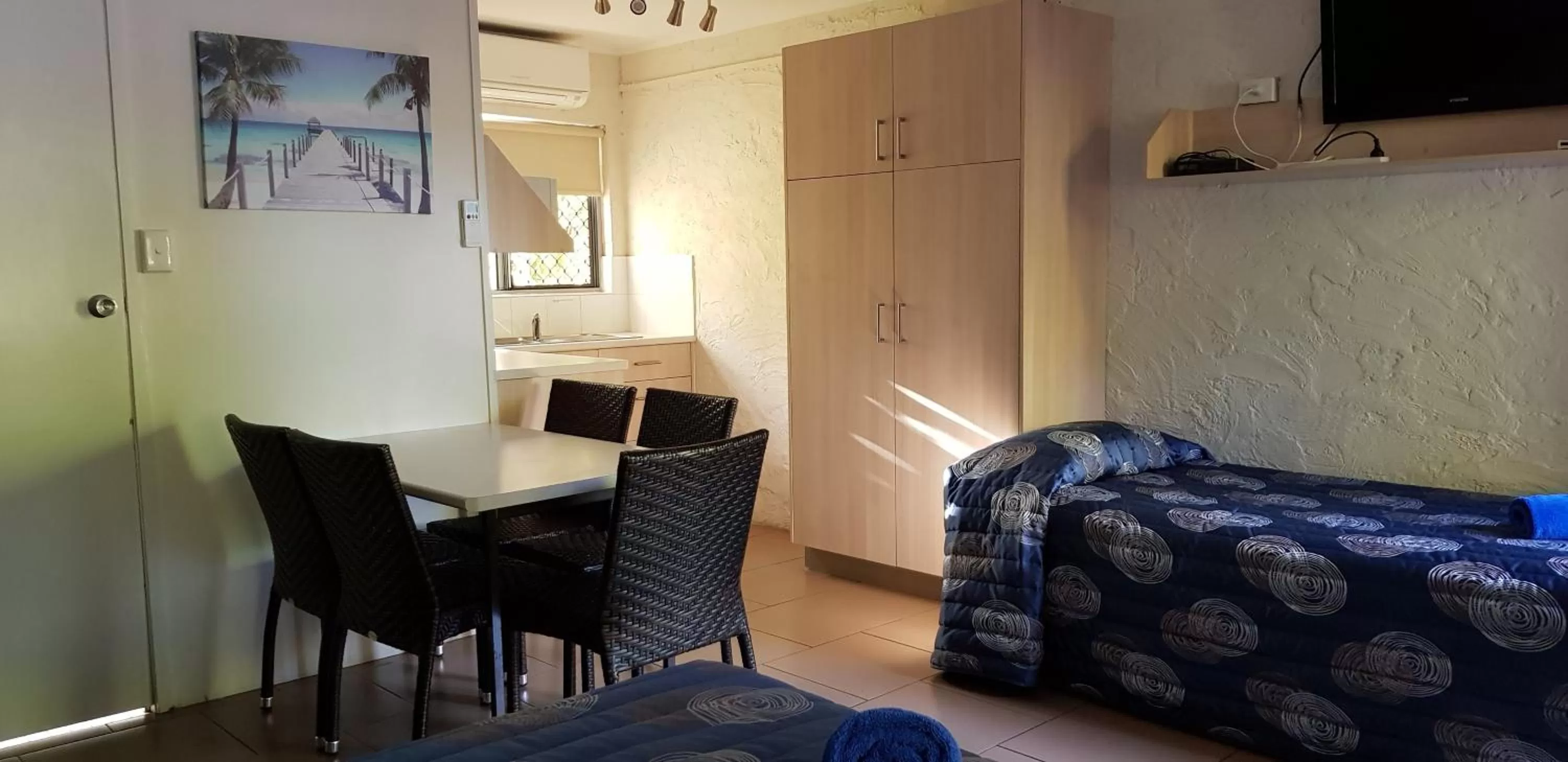 Photo of the whole room, Bed in Mango Tree Motel