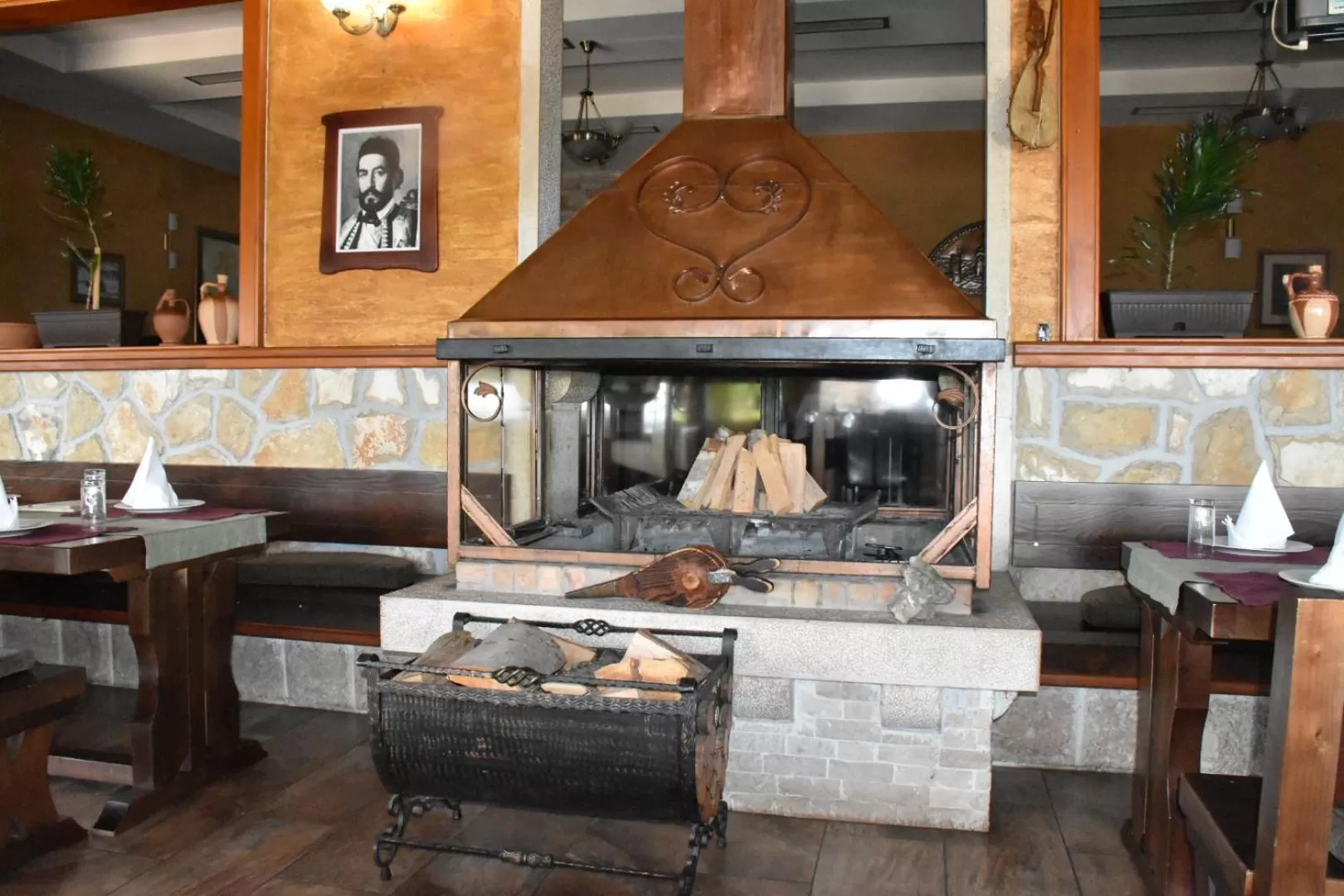 OSTROG Aparthotel KOLIBA-VLASTNIŠTVO MANASTIRA OSTROG