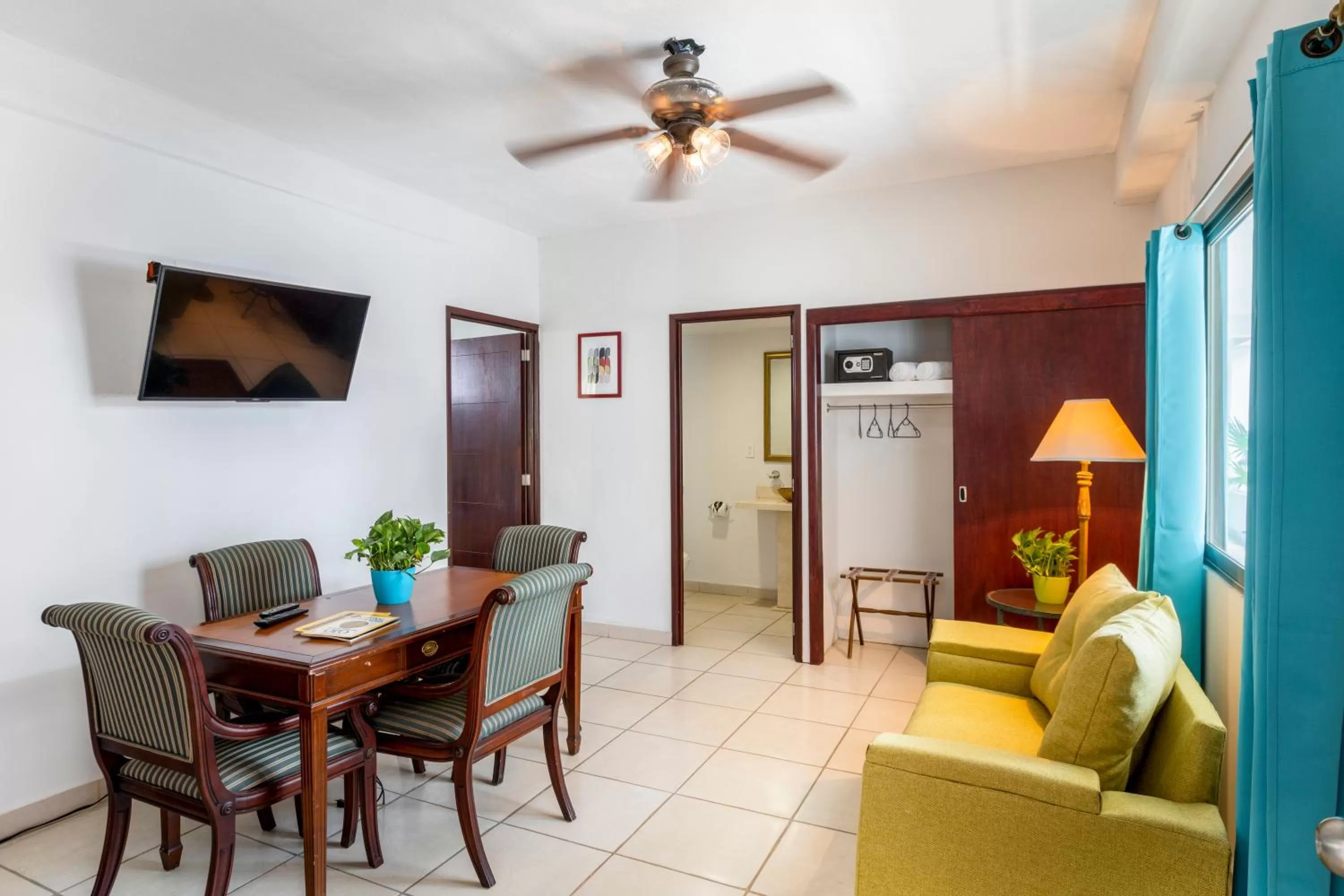 TV and multimedia in Hotel Pueblito Vallarta