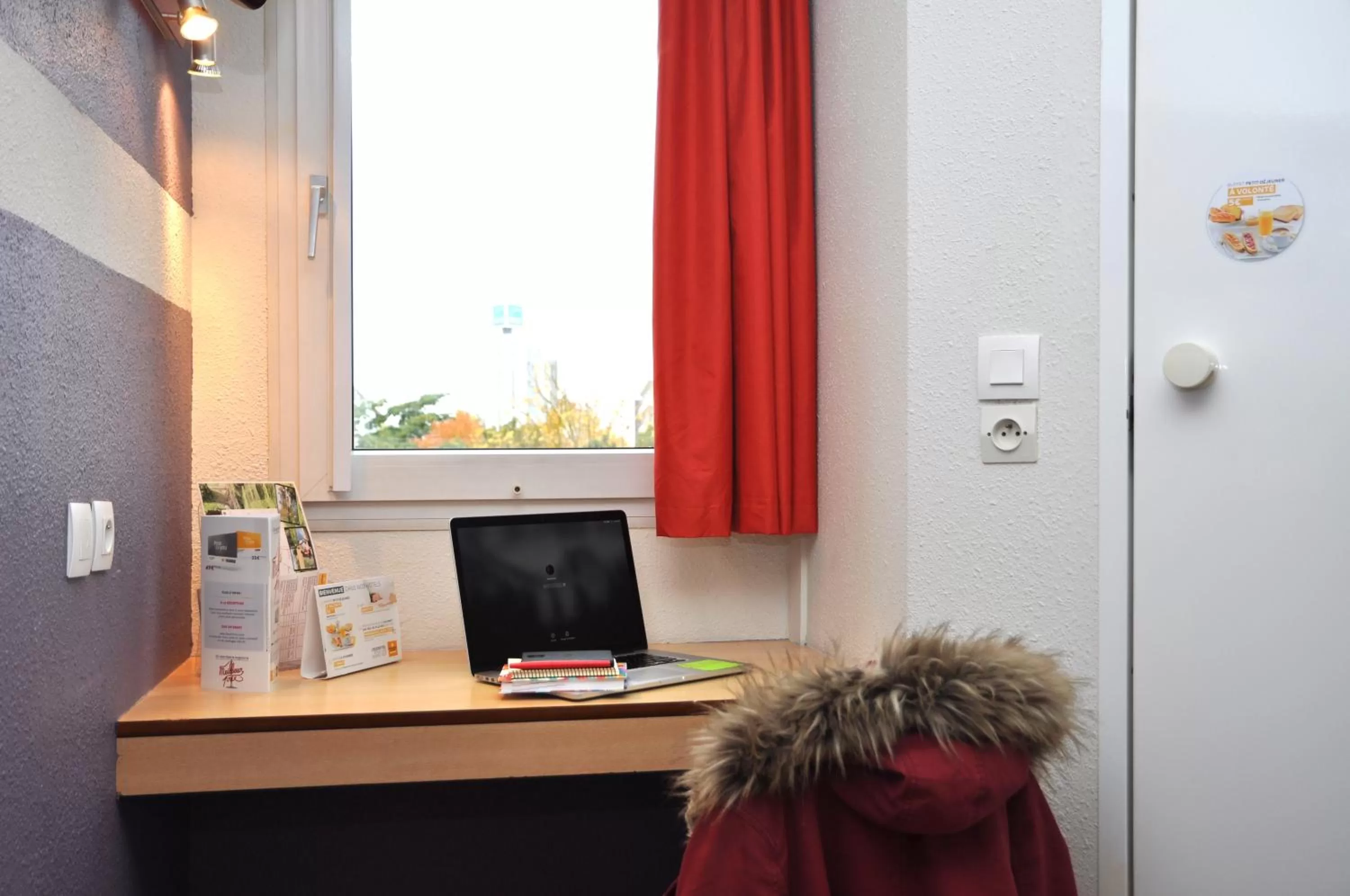 Bed in Premiere Classe Niort Est - Chauray