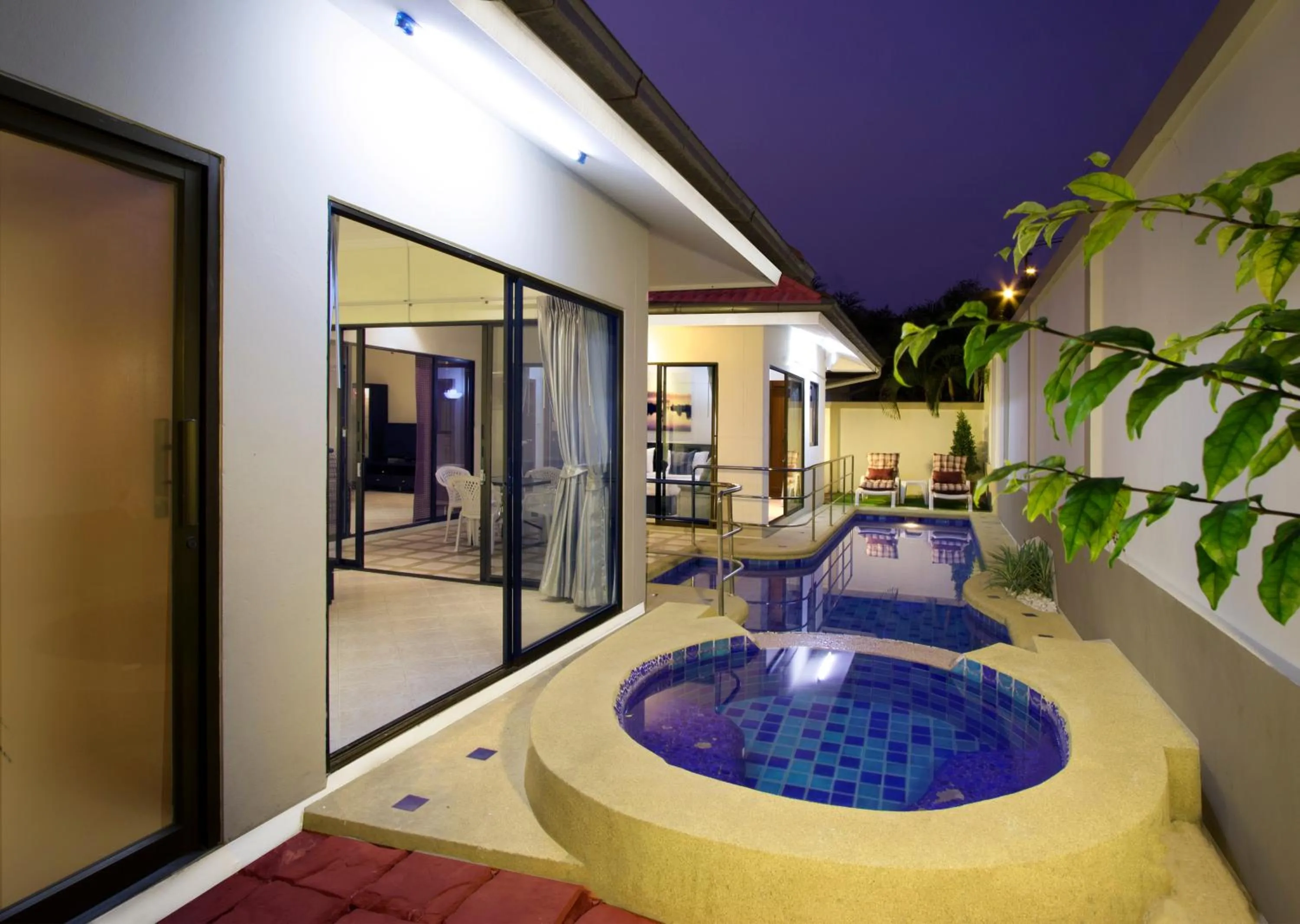 Avoca Pool Villas