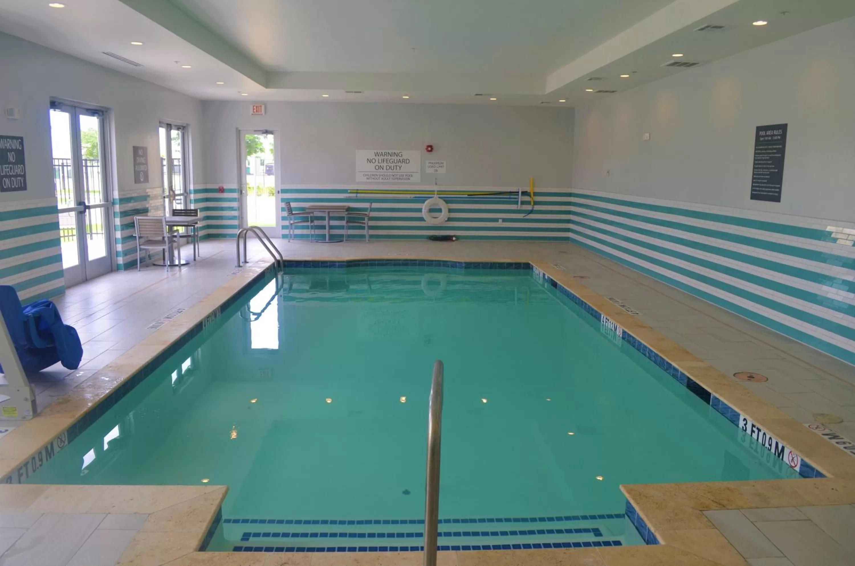 Swimming pool in Holiday Inn - NW Houston Beltway 8 by IHG
