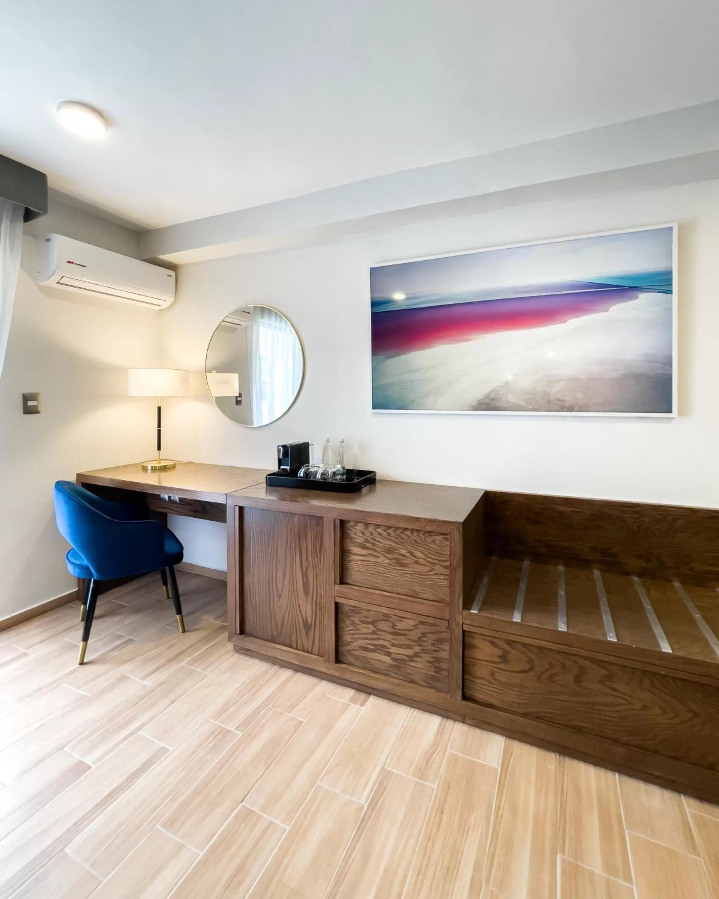 TV and multimedia in Hotel Gran Plaza & Convention Center