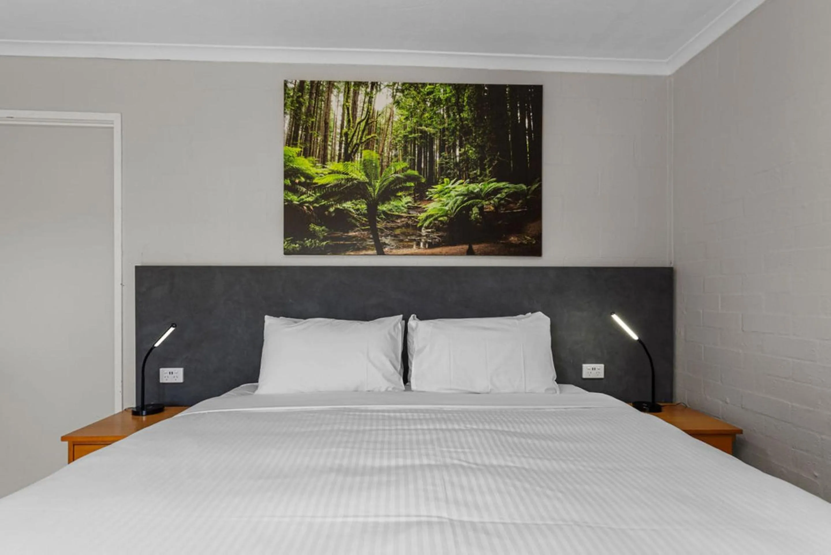 Bedroom, Bed in Best Western Apollo Bay Motel