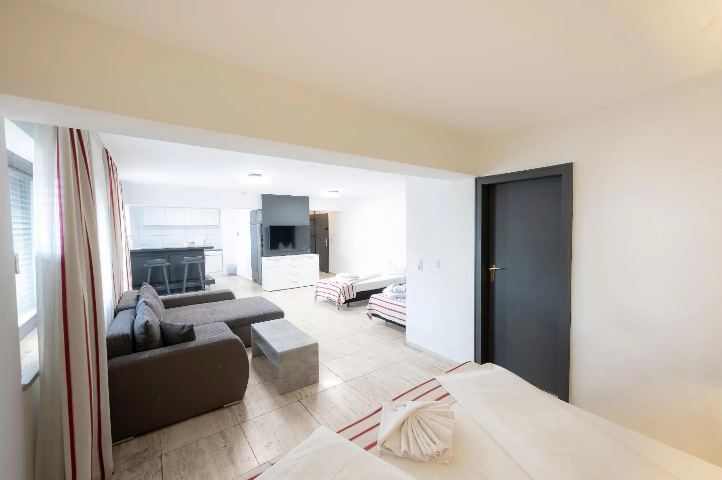 Staff, Bed in Hotel Astoria Stuttgart City