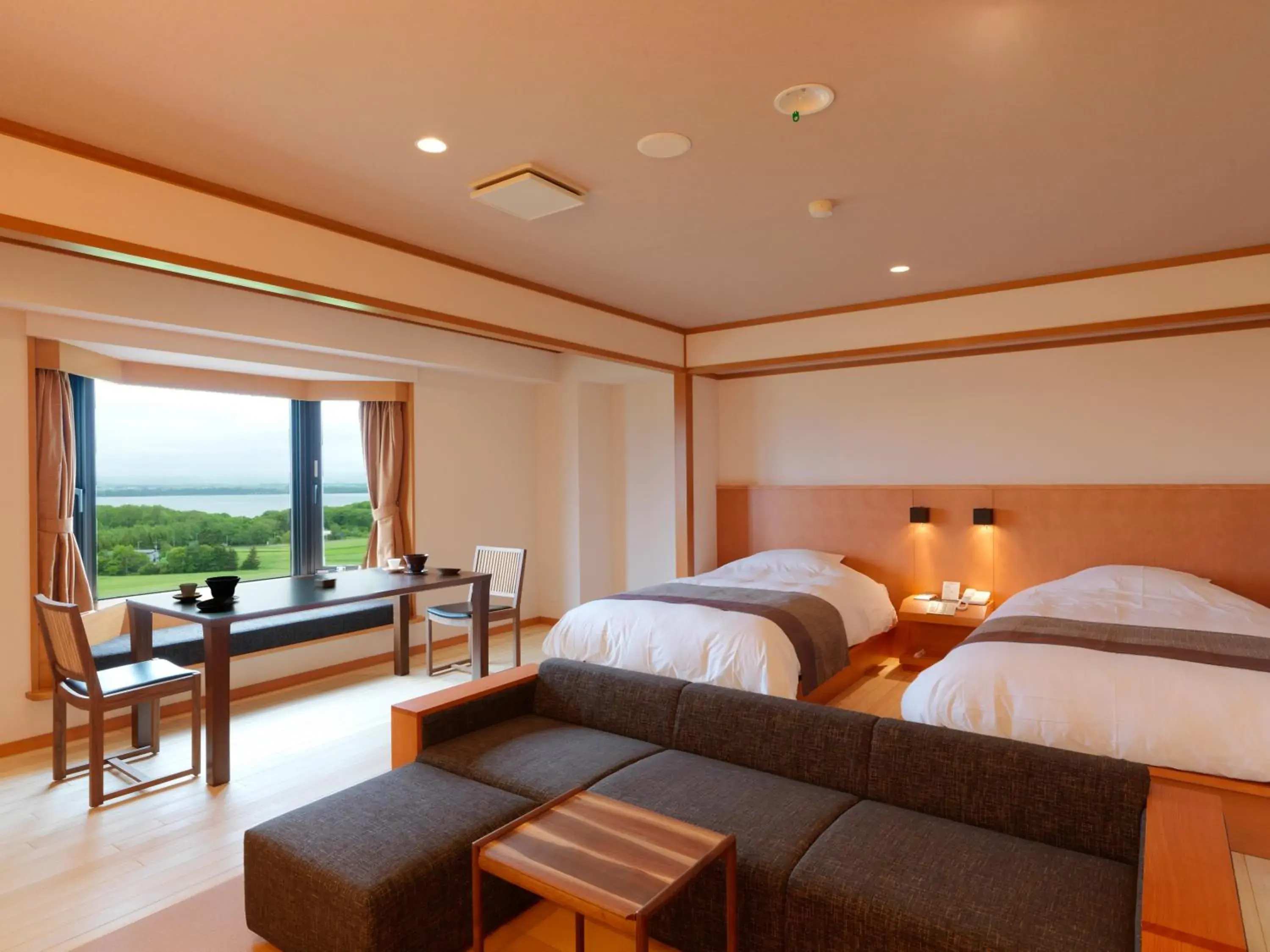 Deluxe Room with Tatami Area - Buffet Breakfast + Buffet Dinner Included - Non-Smoking in HOKUTEN NO OKA Lake Abashiri Tsuruga Resort Deluxe Room with Tatami Area - Buffet Breakfast + Buffet Dinner Included - Non-Smoking in HOKUTEN NO OKA Lake Abashiri Tsuruga Resort