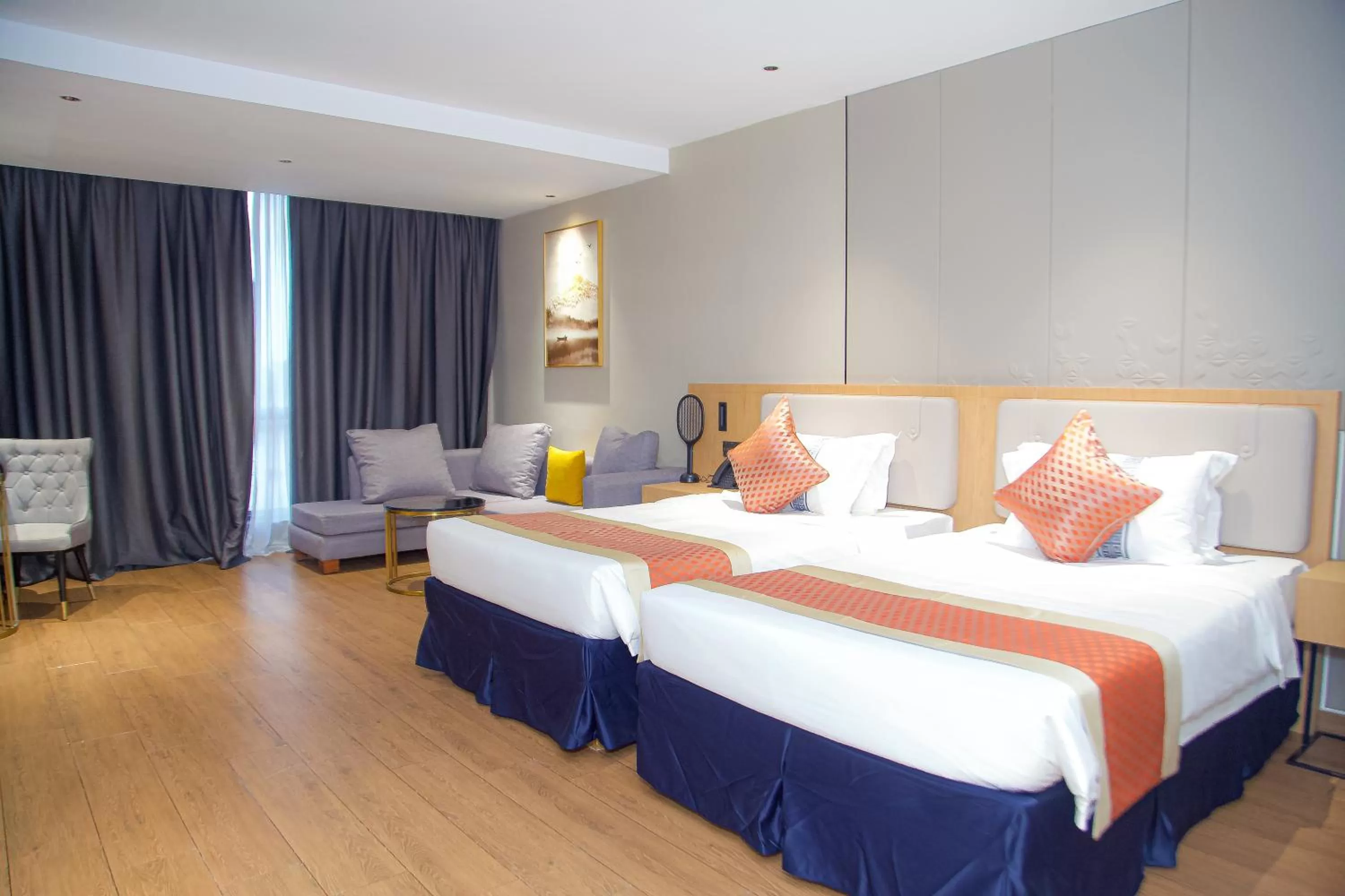 Photo of the whole room, Bed in Hôtel FAMILLE MONDIALE