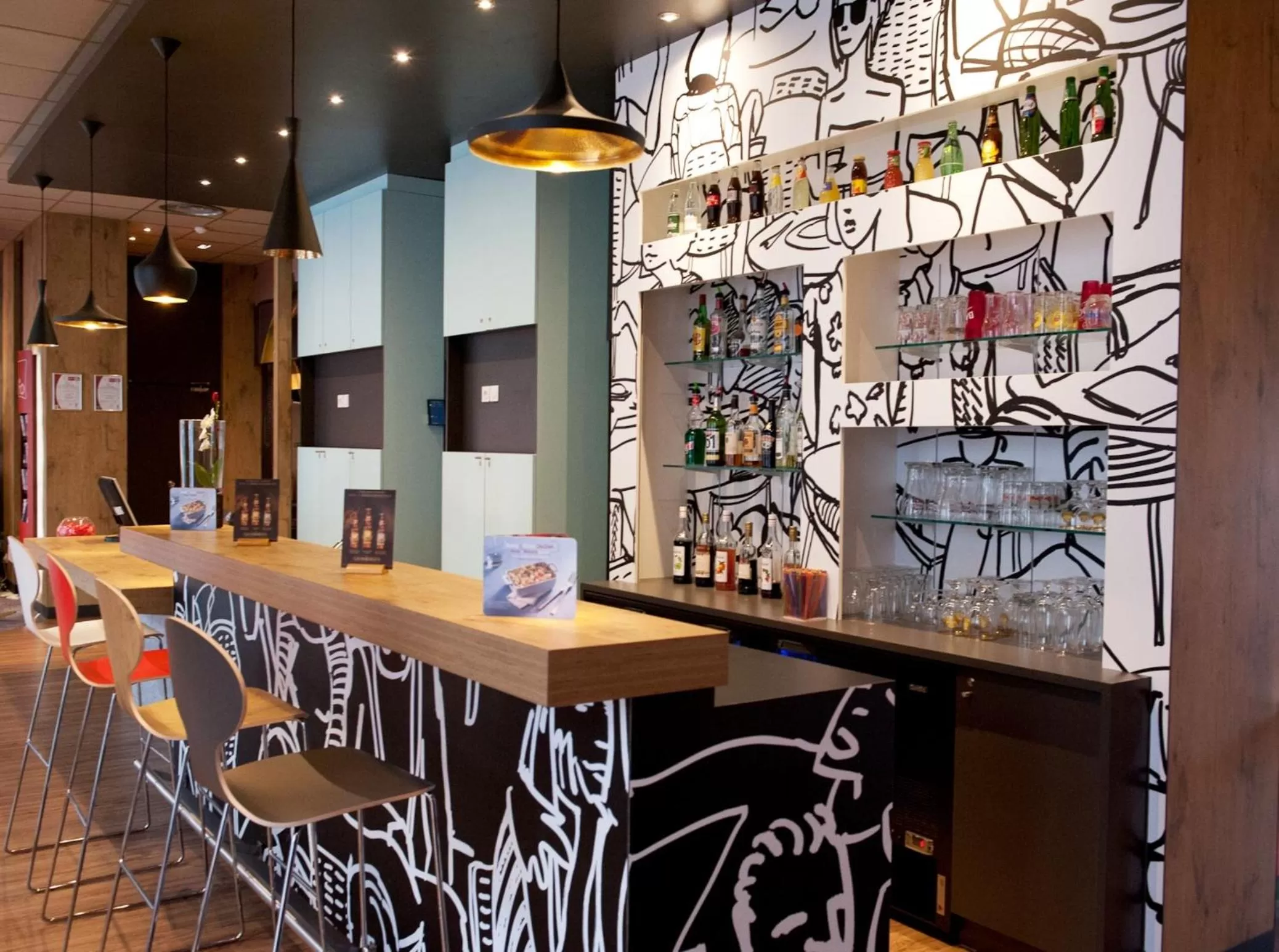 Lounge or bar in Ibis Agen Centre Gare