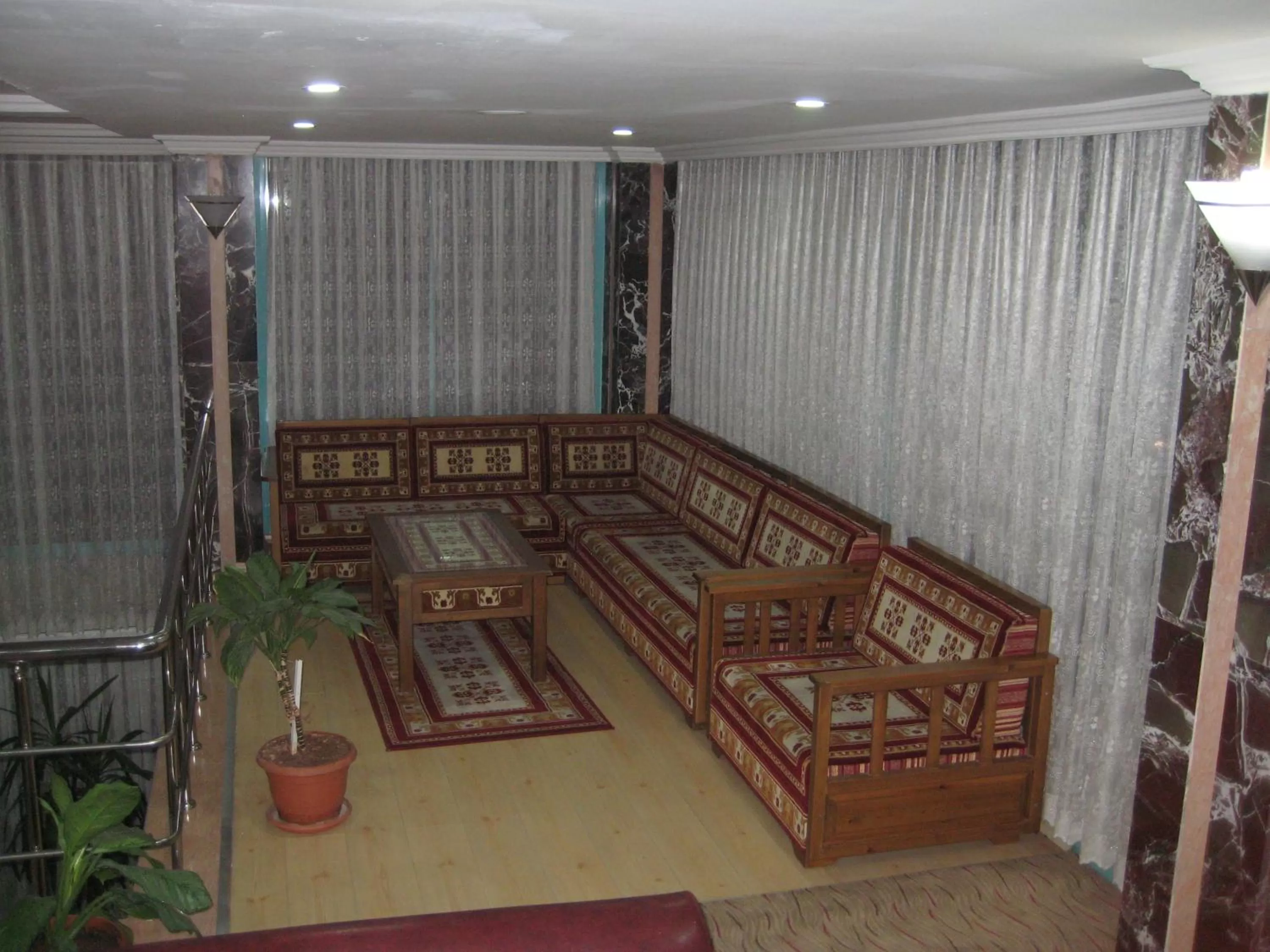 Communal lounge/ TV room in Miroglu Hotel