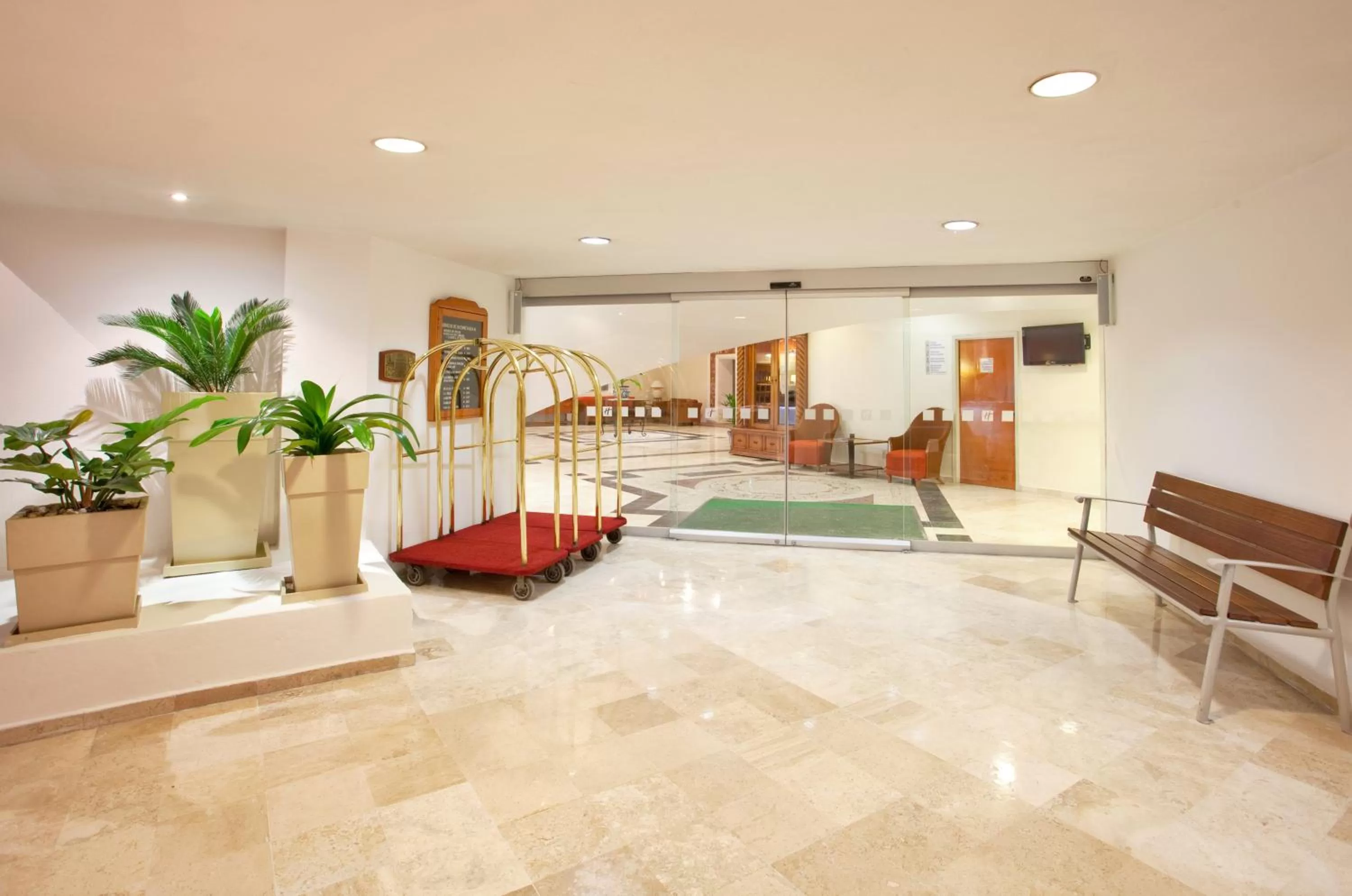 Property building, Lobby/Reception in Holiday Inn Resort Acapulco, an IHG Hotel