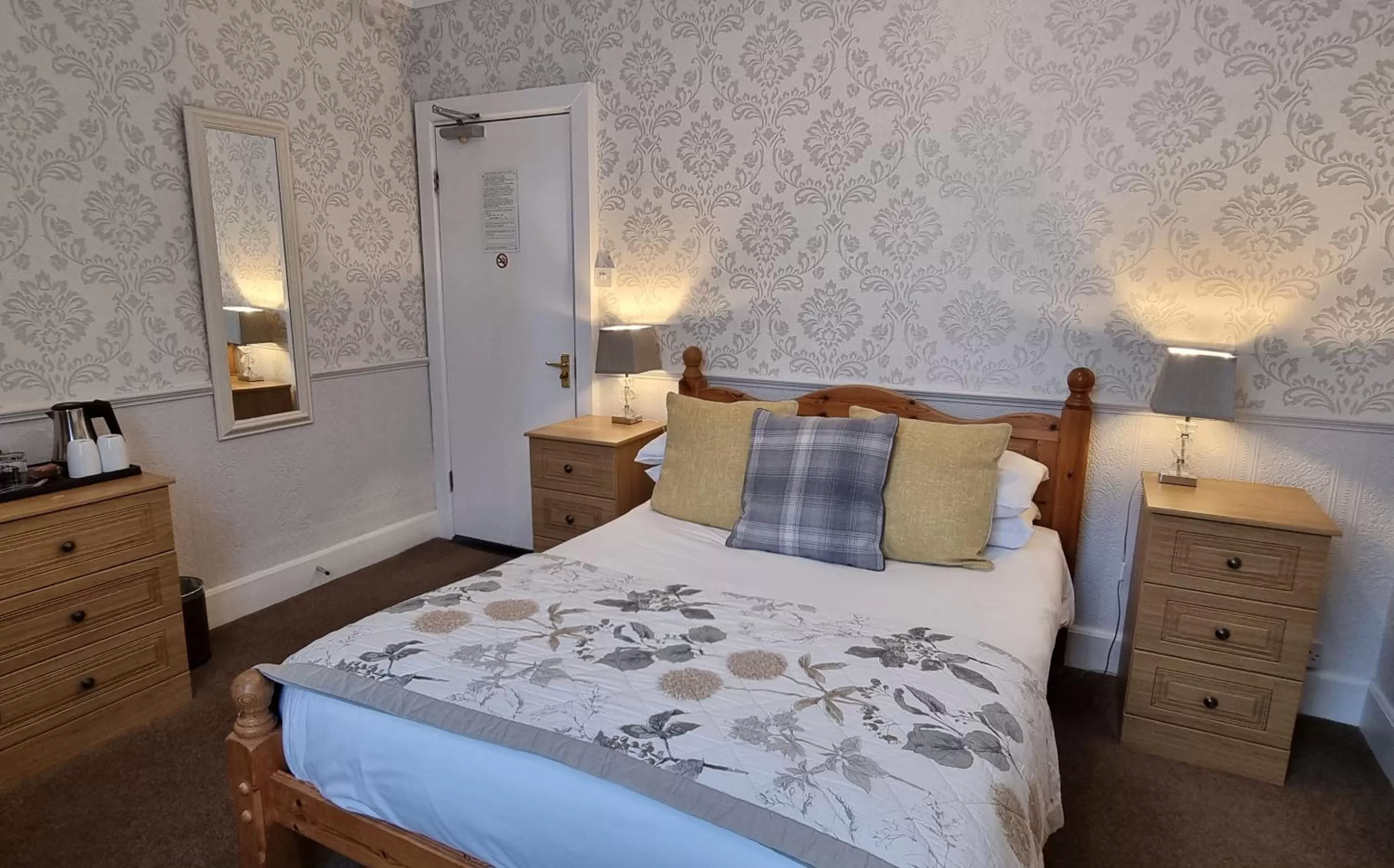 Standard Double Room in Fairlawn House