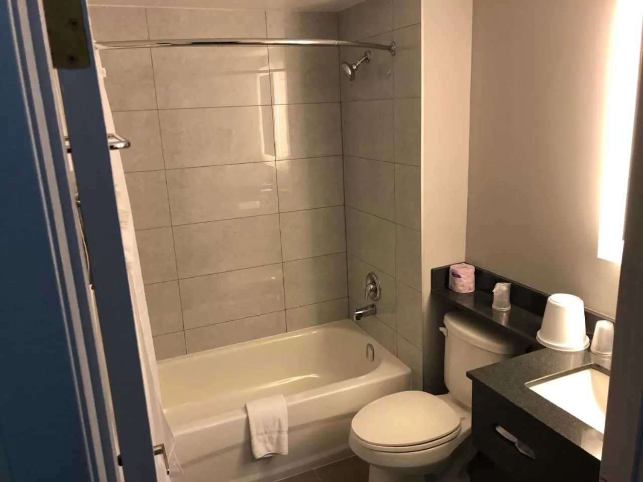Bathroom in Super 8 by Wyndham Windsor/Dougall