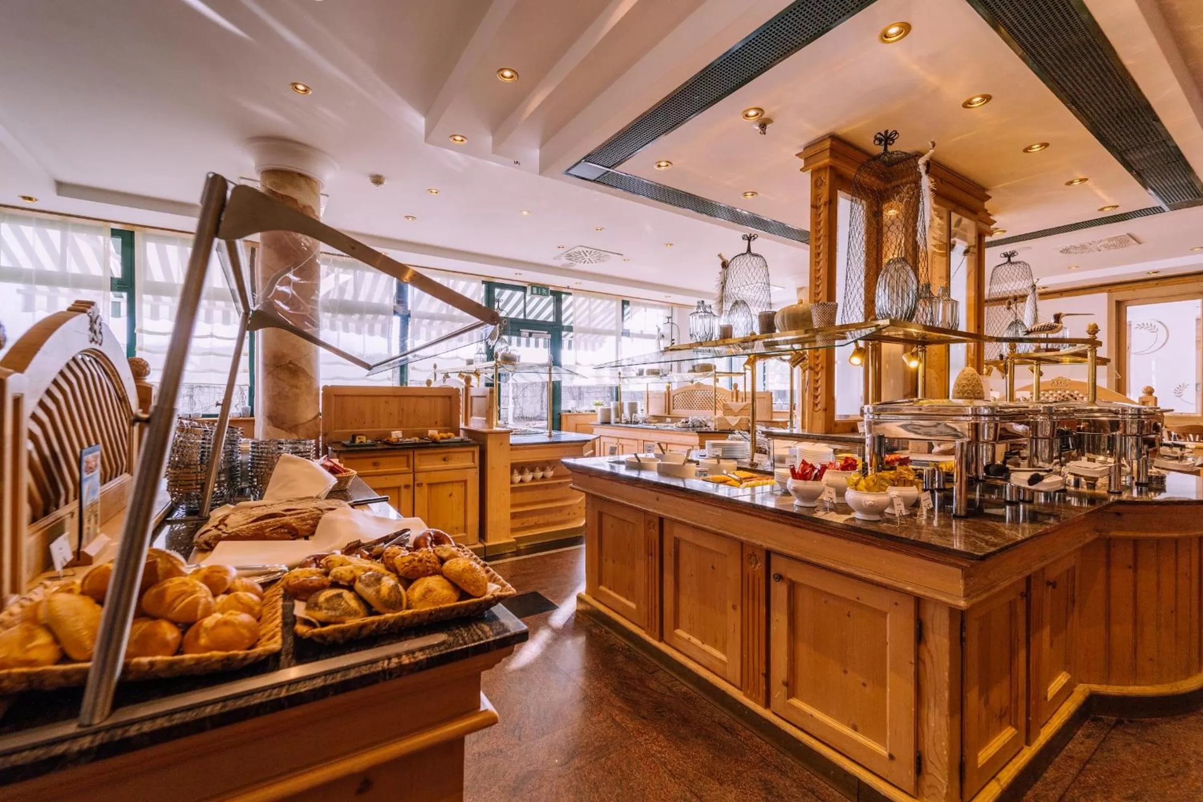 Breakfast in Atomis Hotel Munich Airport by Mercure