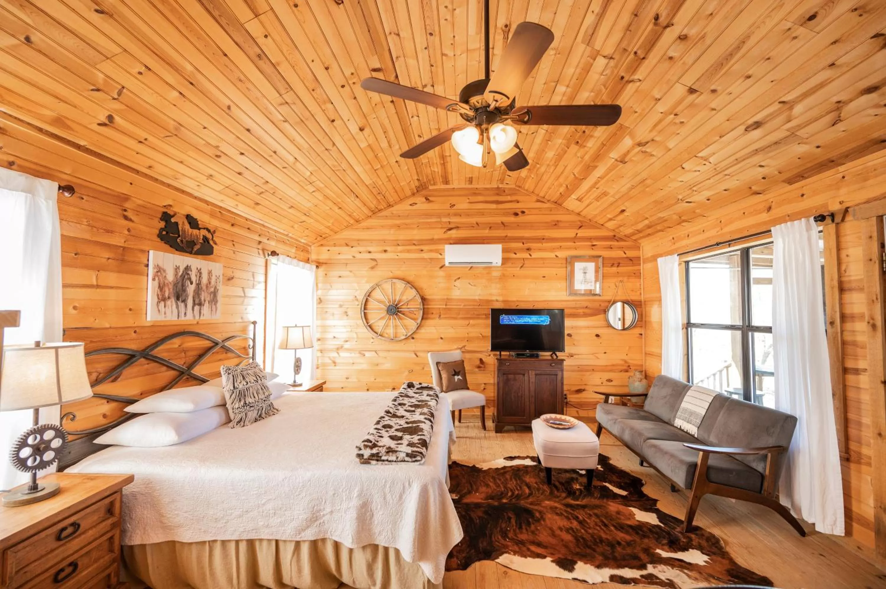 Bed in City on a Hill at Spring Creek