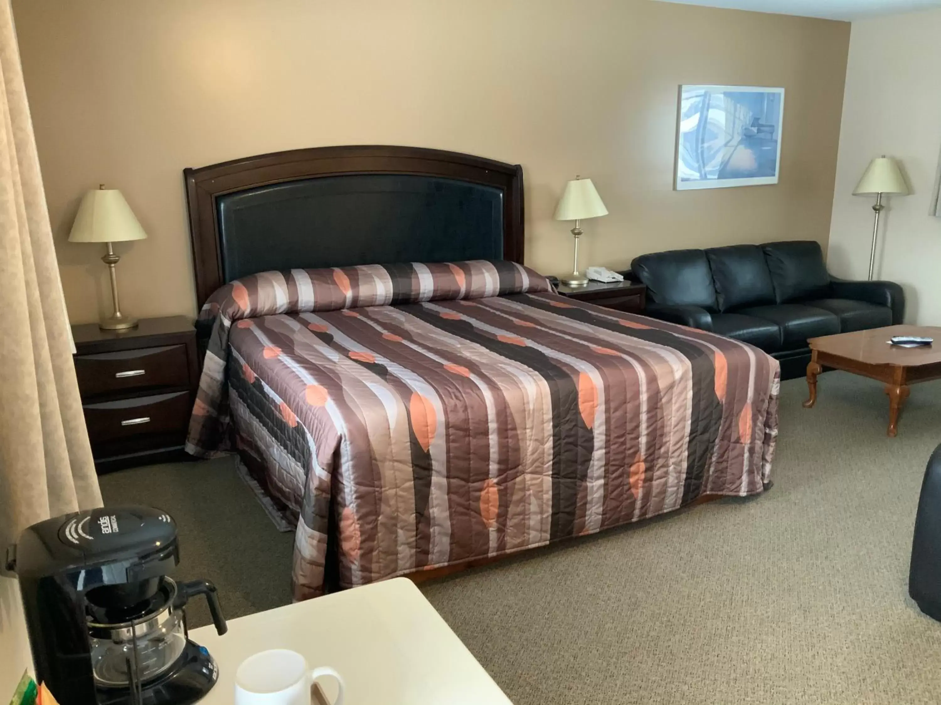 King Suite in Monte Carlo Motel King Suite in Monte Carlo Motel