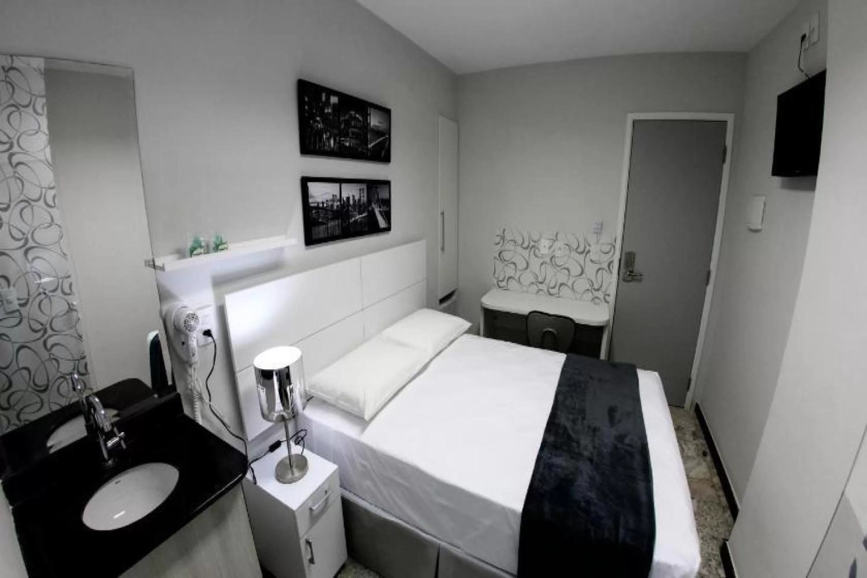 Bedroom, Bed in Compacto Hotel