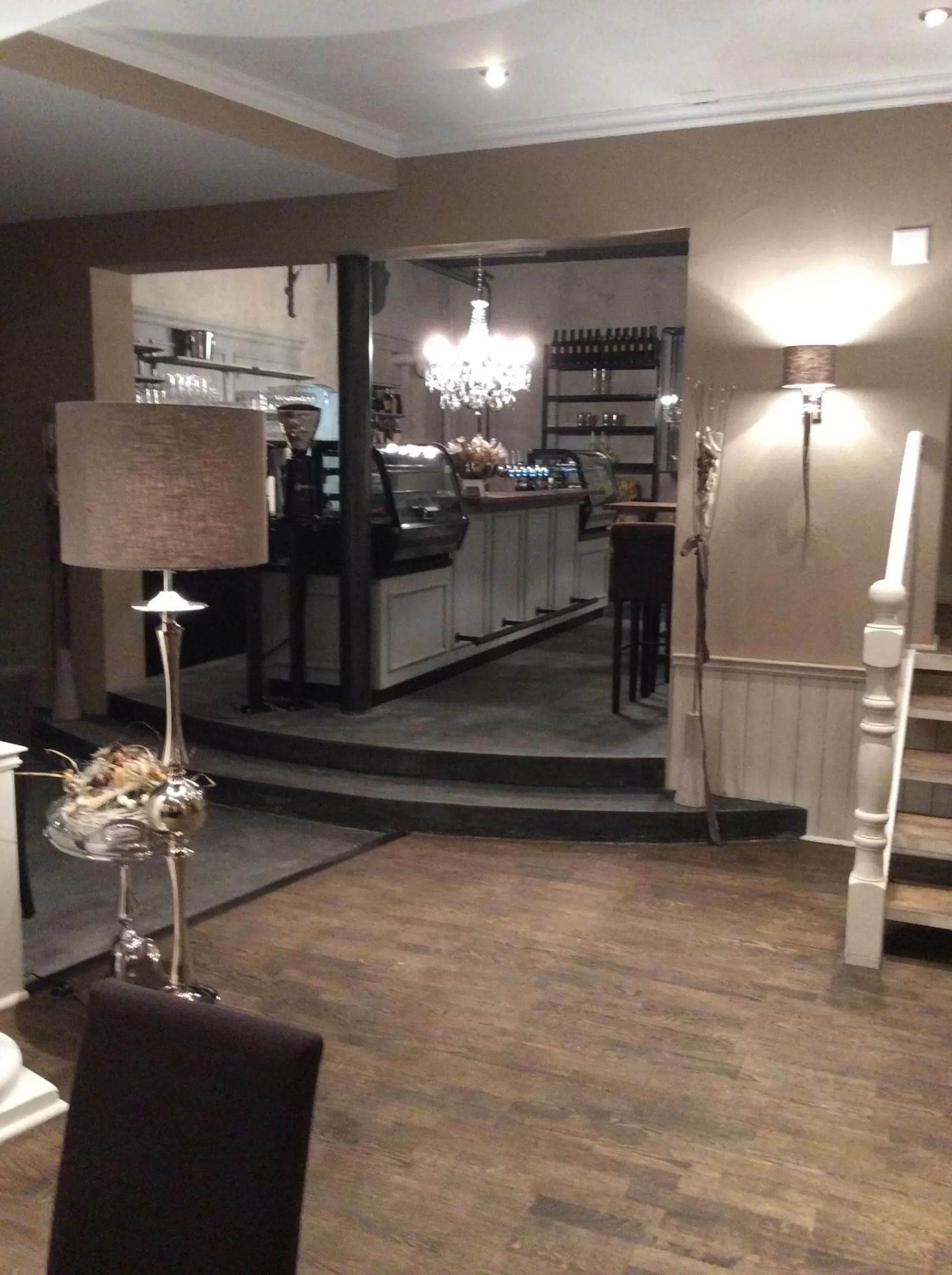 Property building in Landcafe mit Mini Hotel