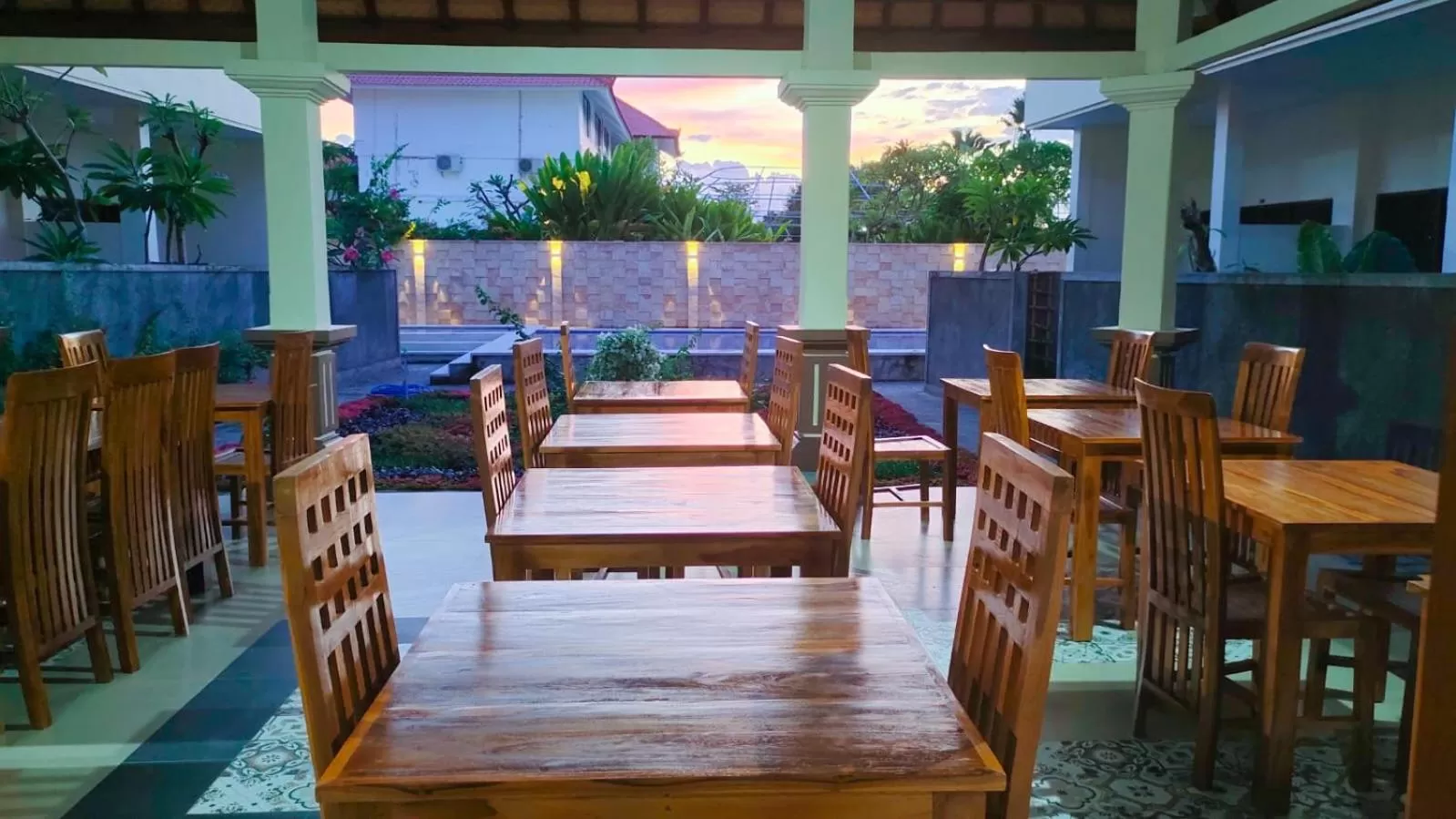 Restaurant/places to eat in THE LAVIANA HOTEL