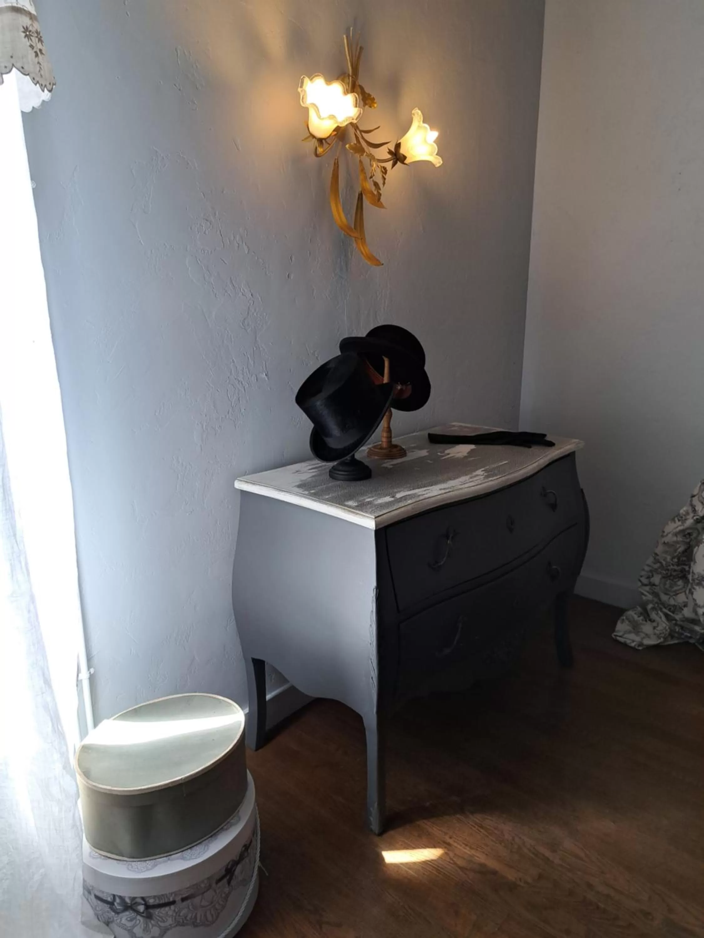 Decorative detail in chambre d'hôtes Madame