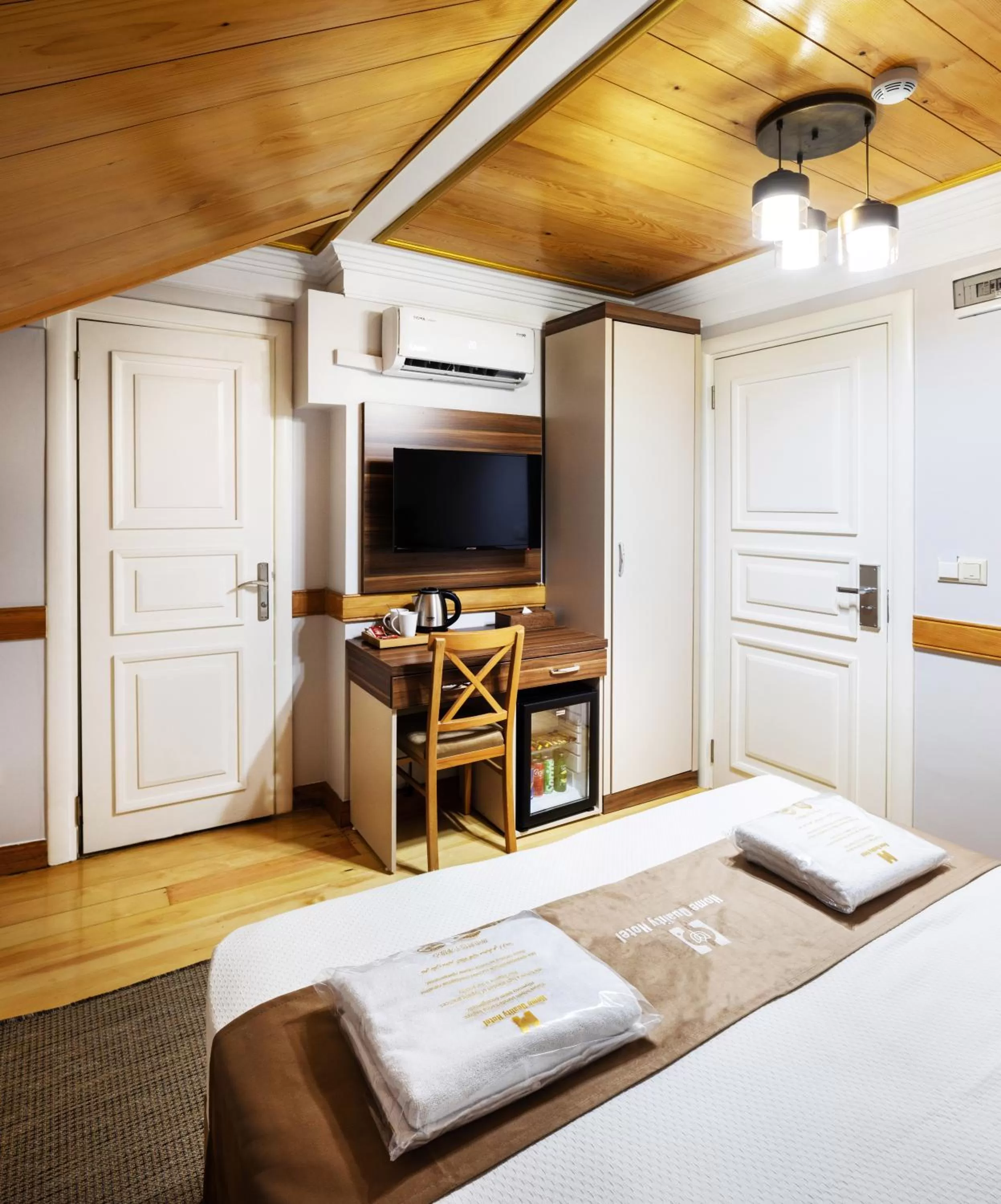 Bedroom, Bed in HOME QUALITY HOTEL