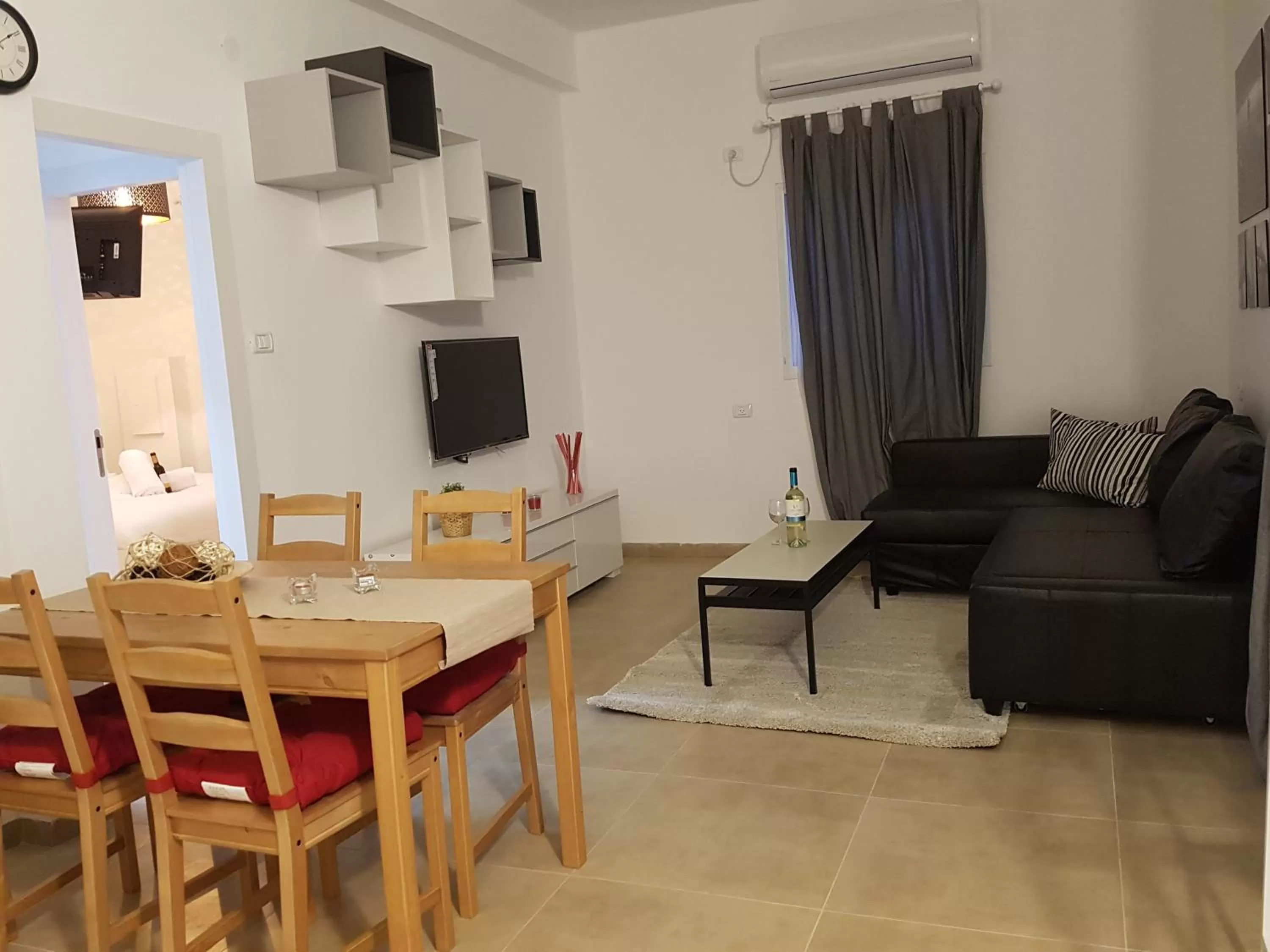 Living room in אבני החושן- Avnei Hoshen