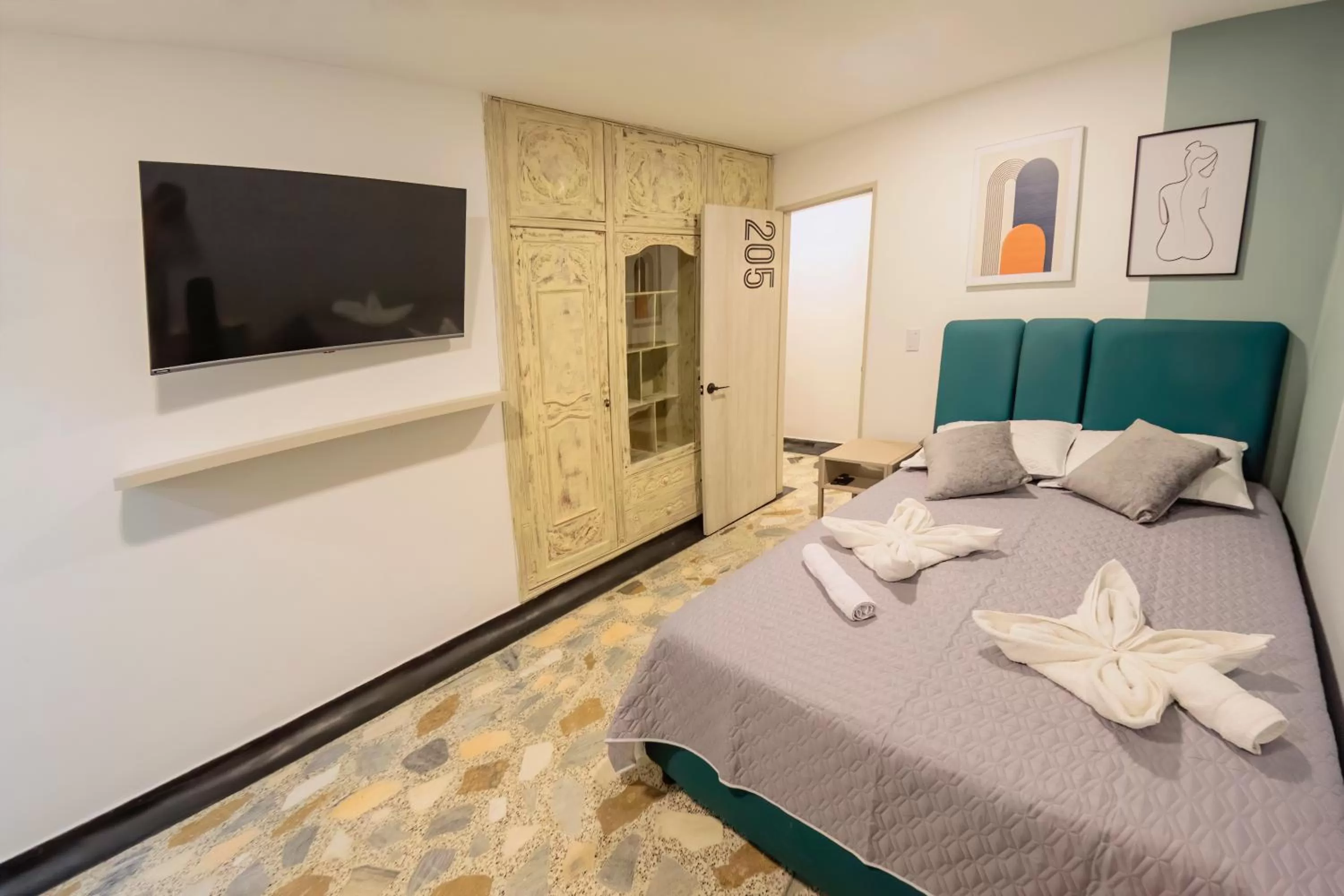 Photo of the whole room, Bed in Ventiuna Hotel y Coliving