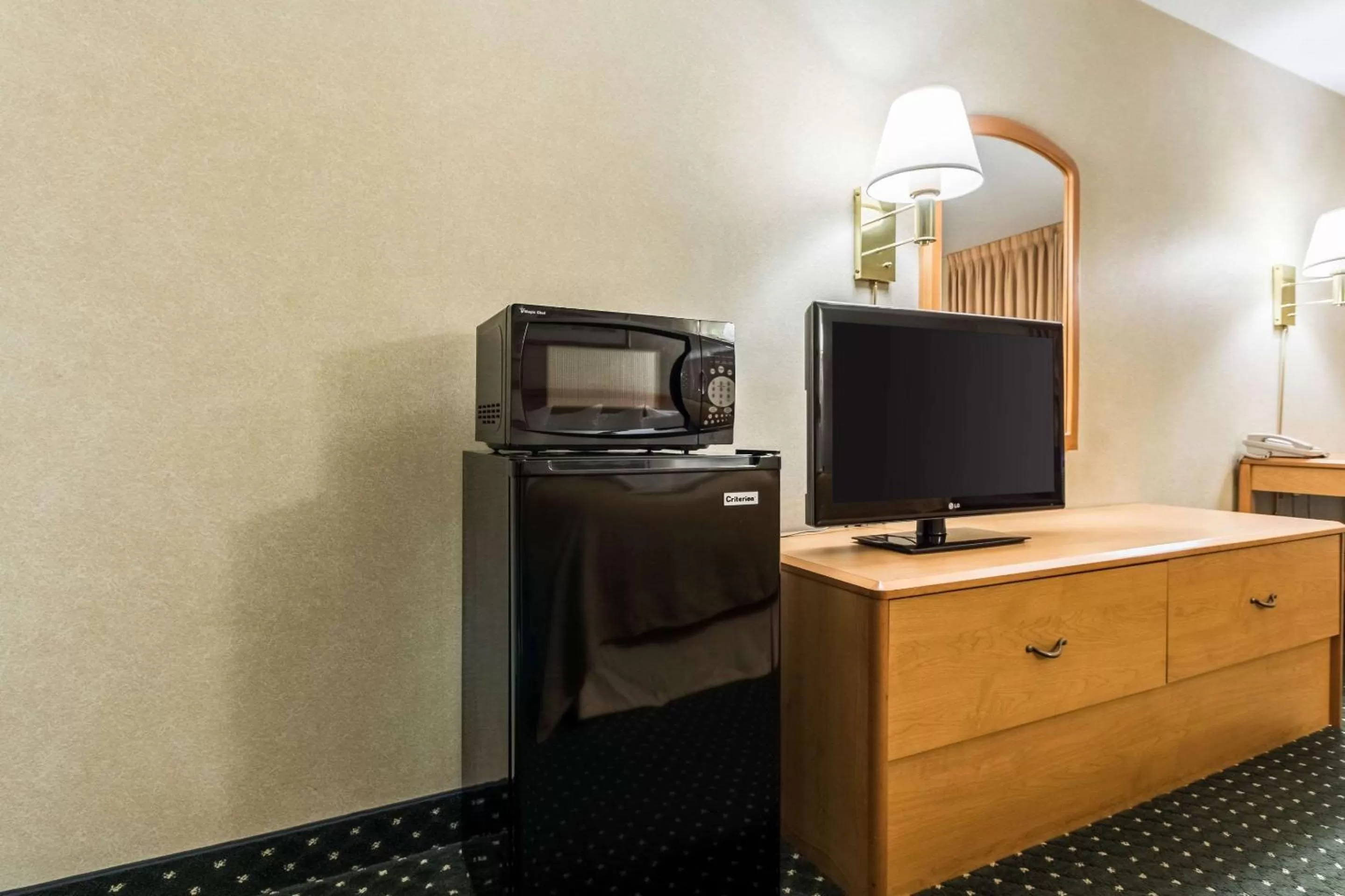 Queen Room - Accessible/Nonsmoking in Quality Inn Columbia Mall