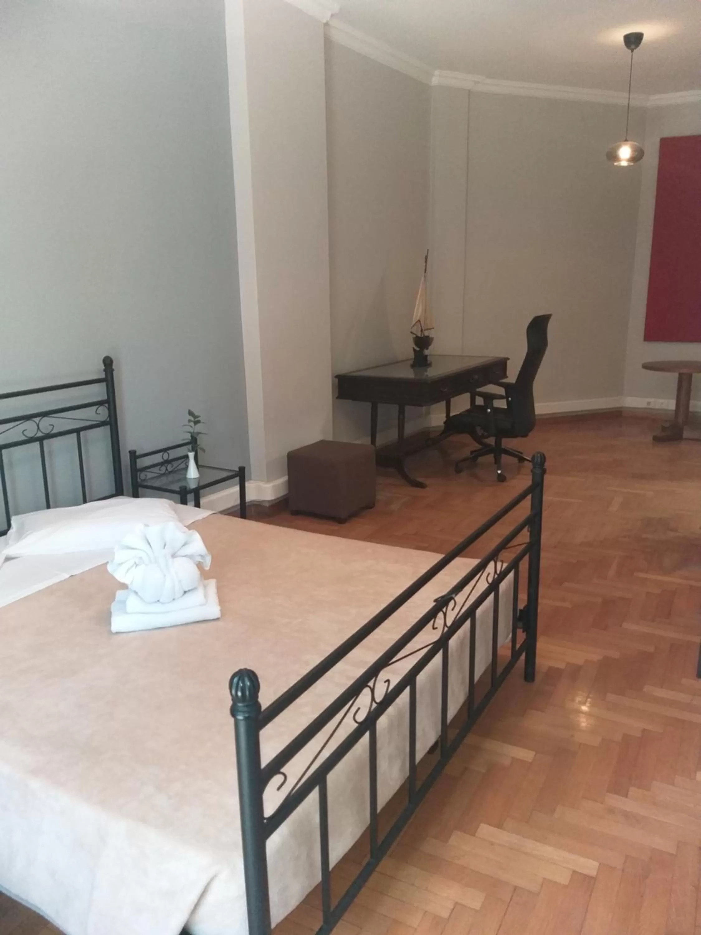 Photo of the whole room, Bed in Apollo Hotel