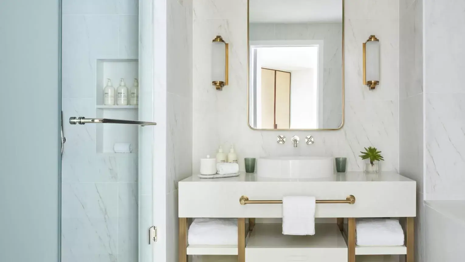 Lauderdale - View Room in Four Seasons Hotel and Residences Fort Lauderdale Lauderdale - View Room in Four Seasons Hotel and Residences Fort Lauderdale