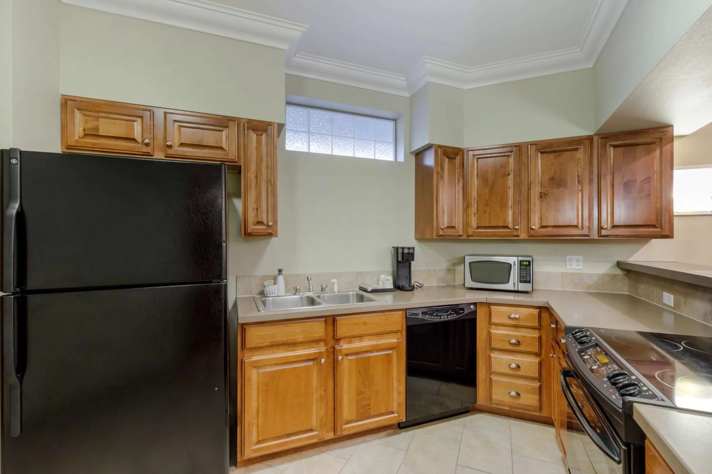 Kitchen or kitchenette in Best Western Plus Loveland Inn