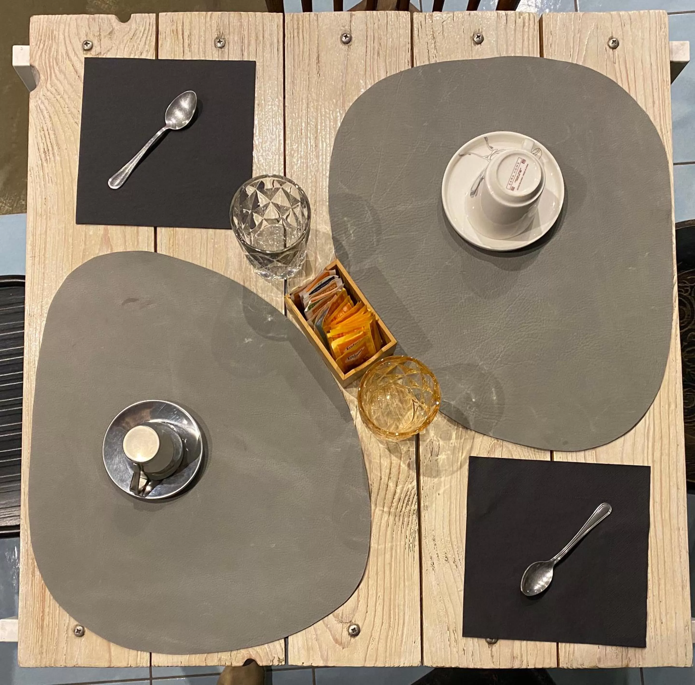 Restaurant/places to eat in Black Market Hotel