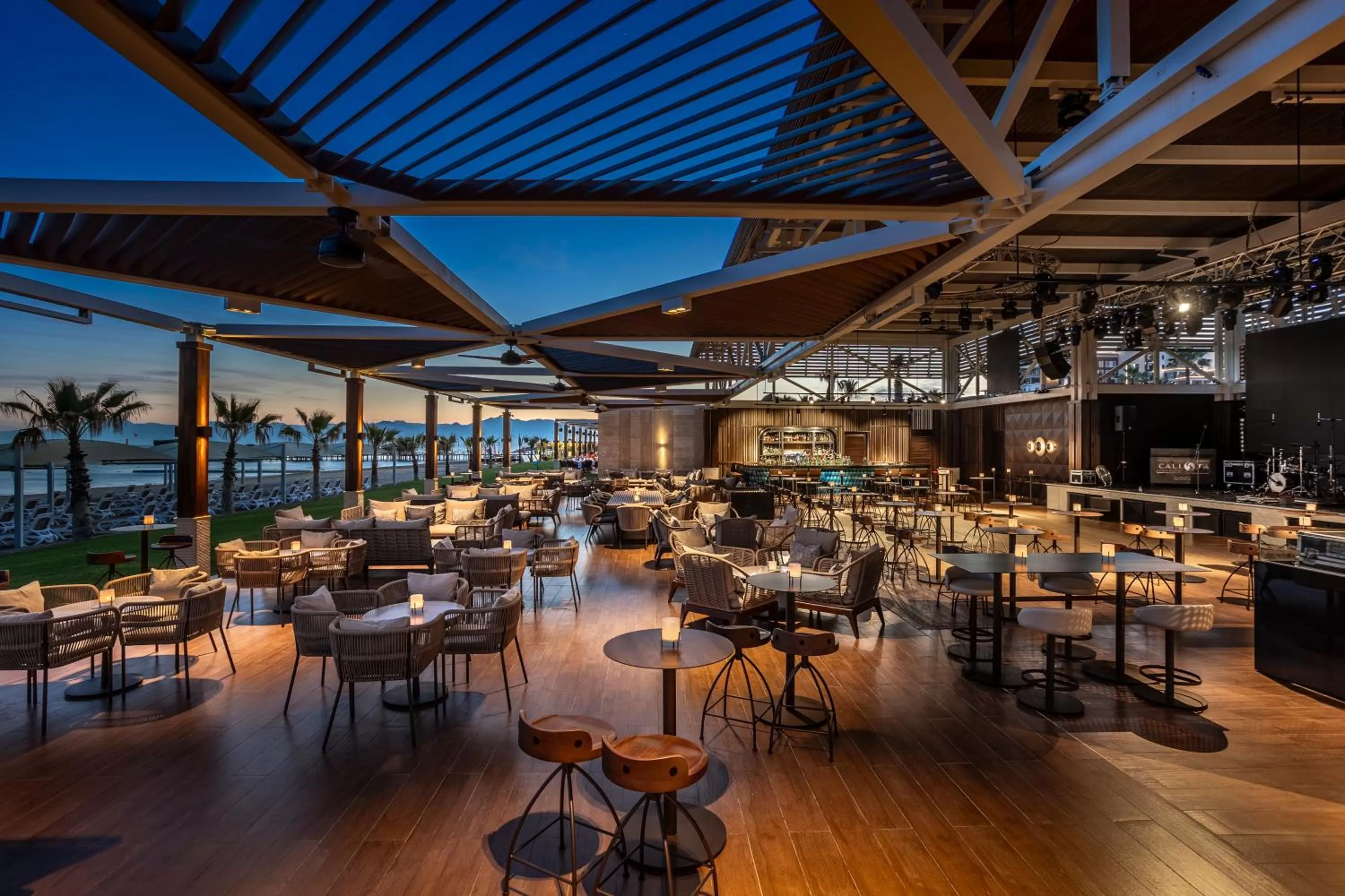 Lounge or bar in Calista Luxury Resort