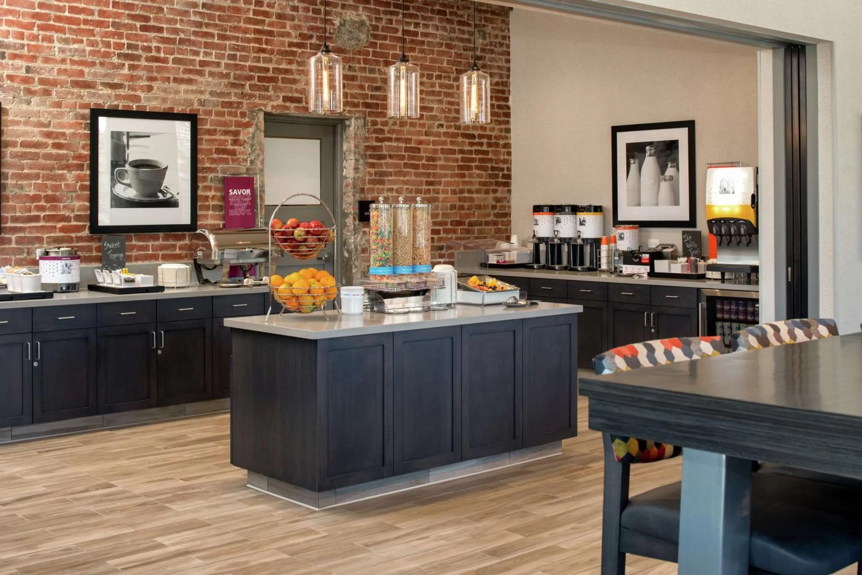 Breakfast in Hampton Inn Petaluma, Ca