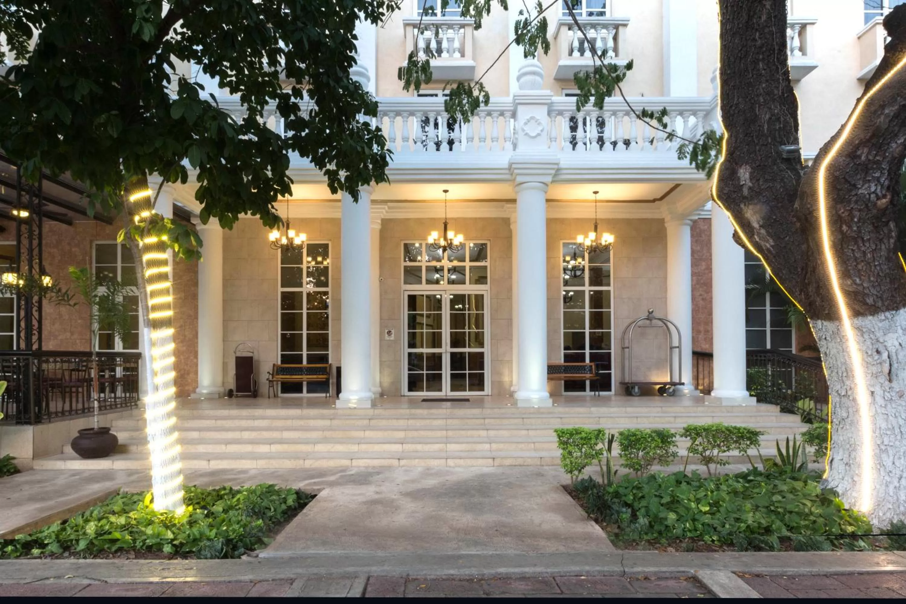 Property building in Hotel Victoria Merida