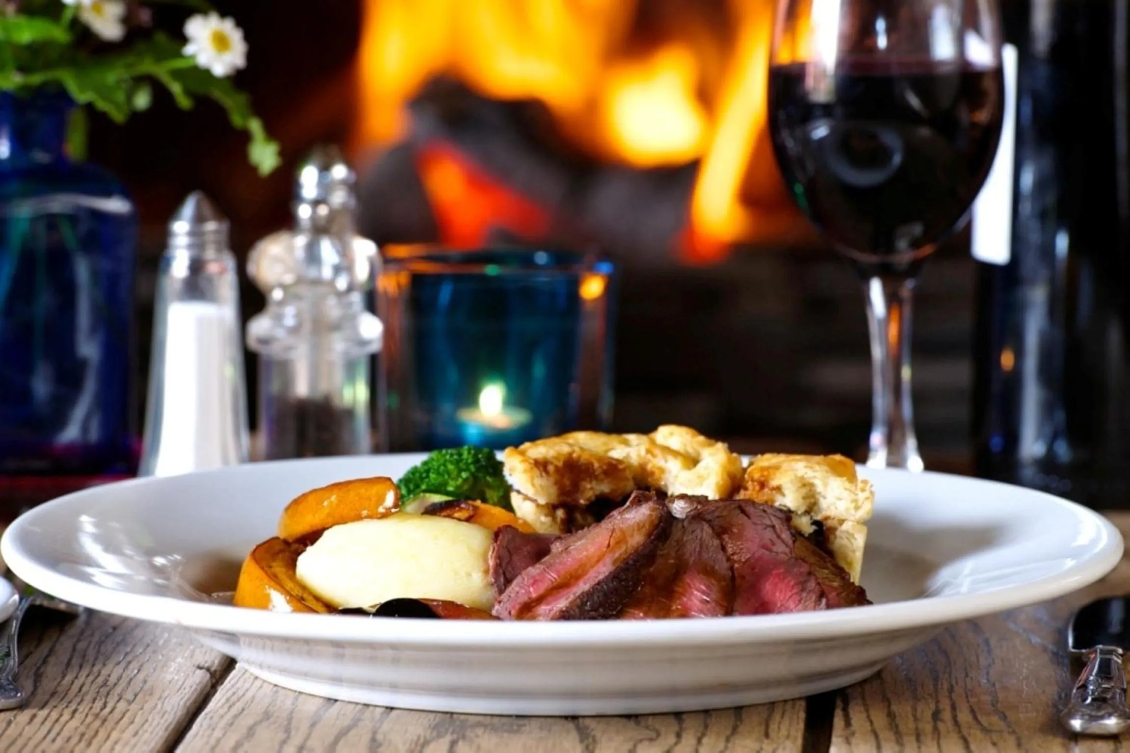 Food in Hundred House Hotel