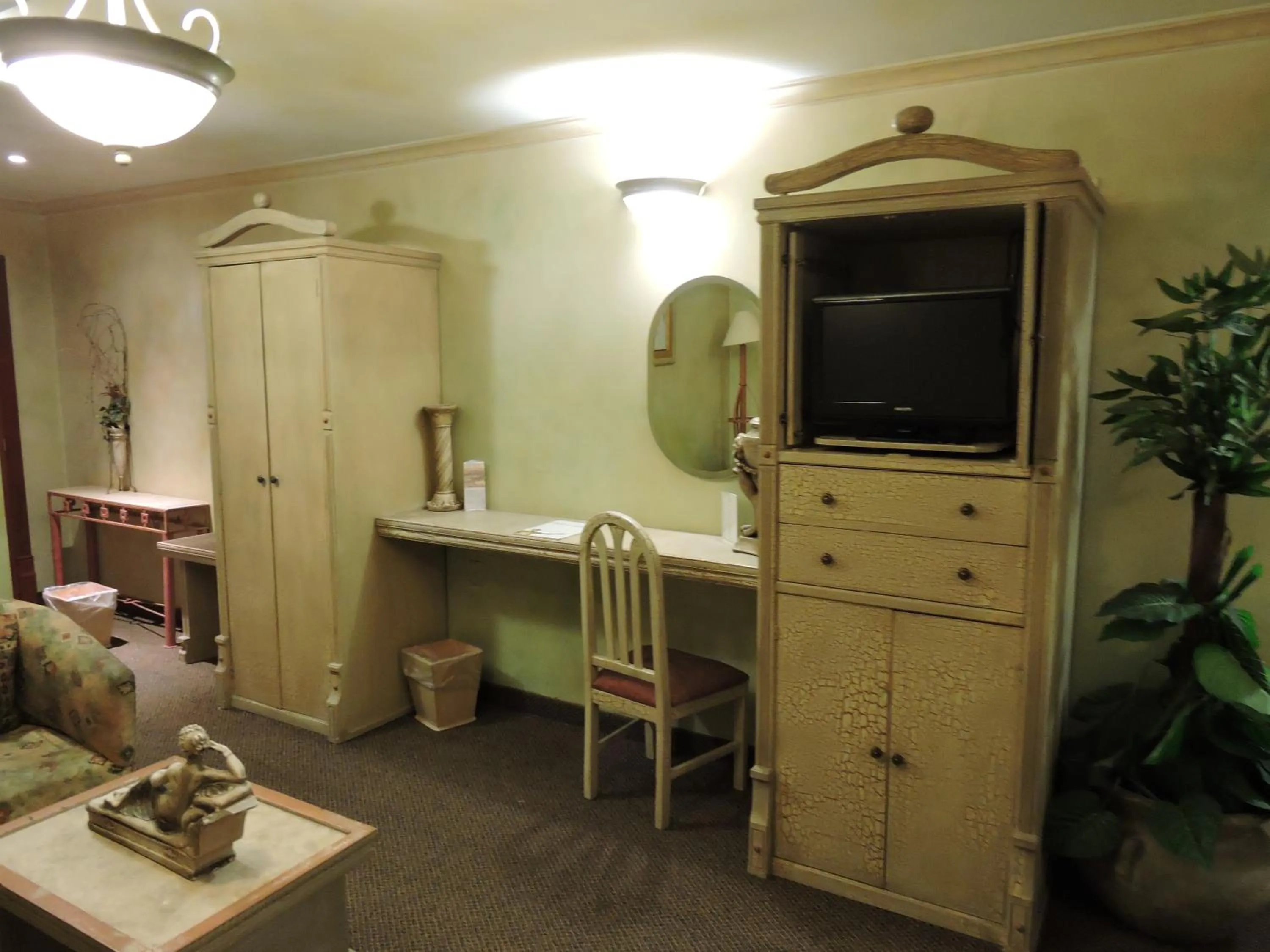 TV and multimedia in Hotel Quinta Cesar